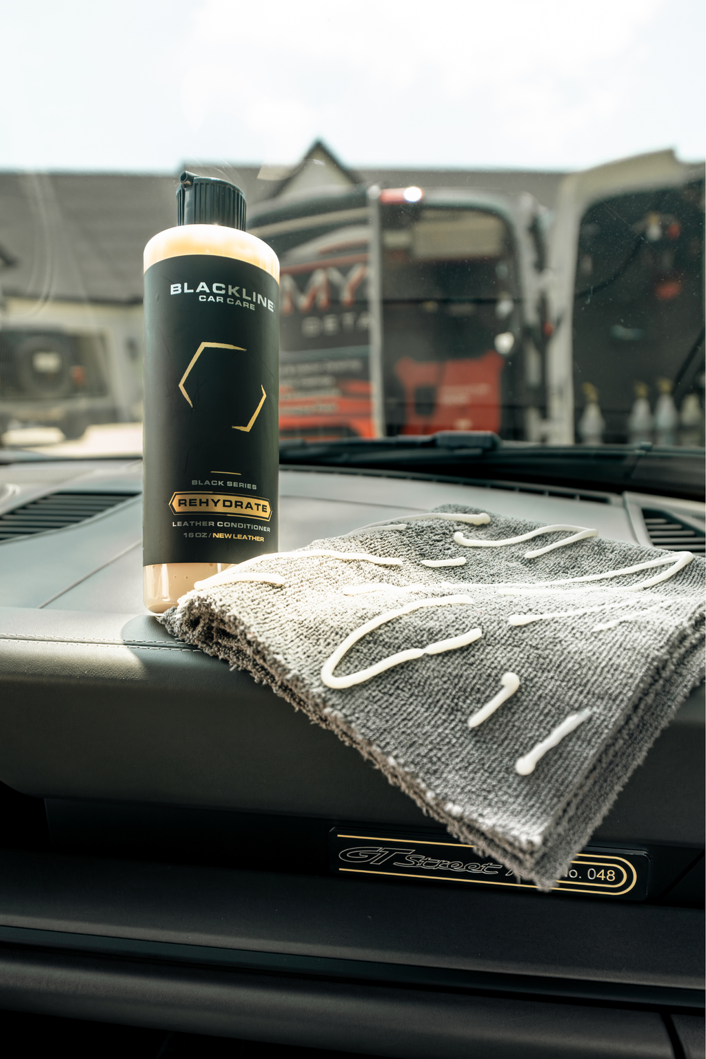 BLACKLINE® REHYDRATE LEATHER CONDITIONER – Blackline Car Care, view 5