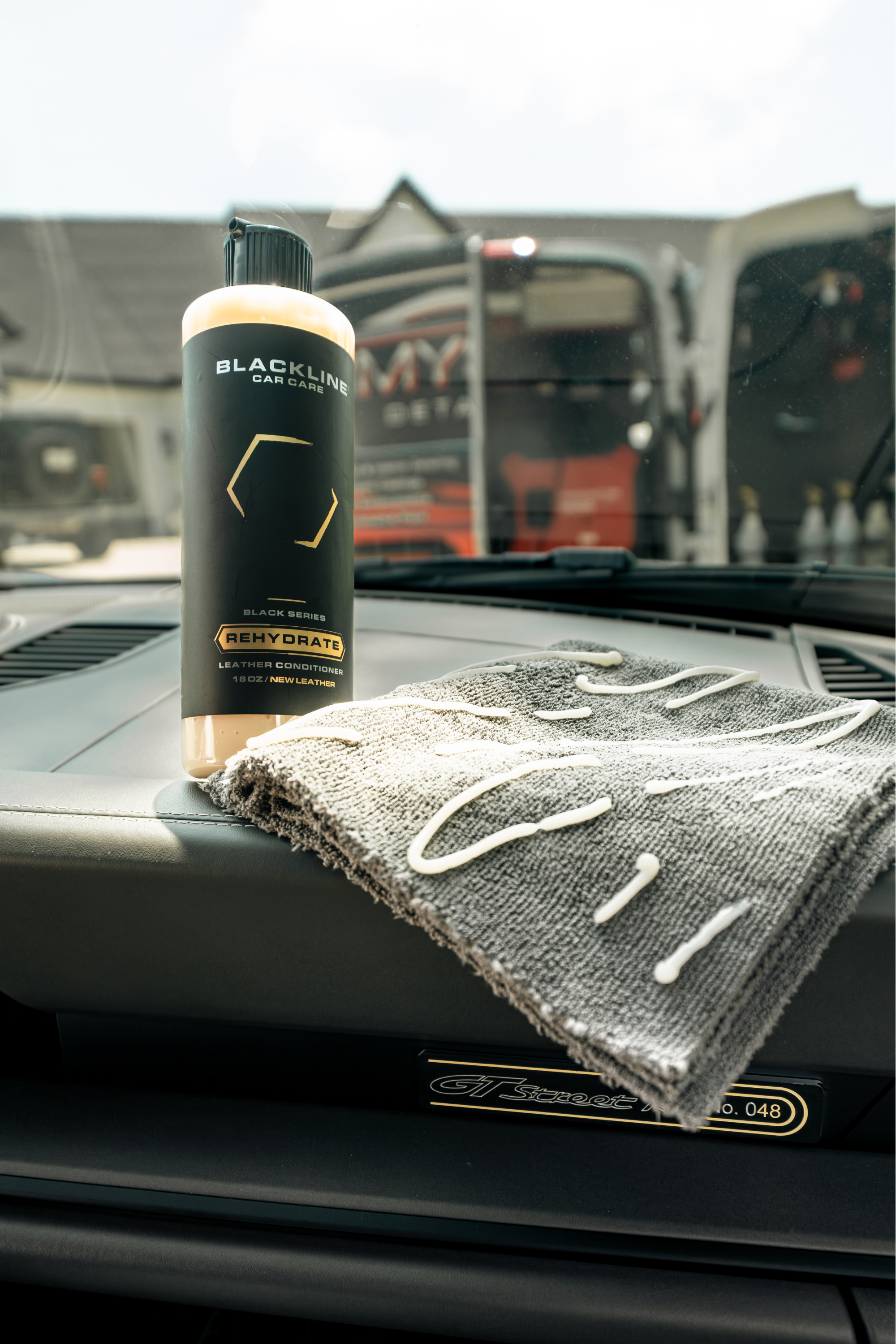 BLACKLINE® REHYDRATE LEATHER CONDITIONER – Blackline Car Care, view 5