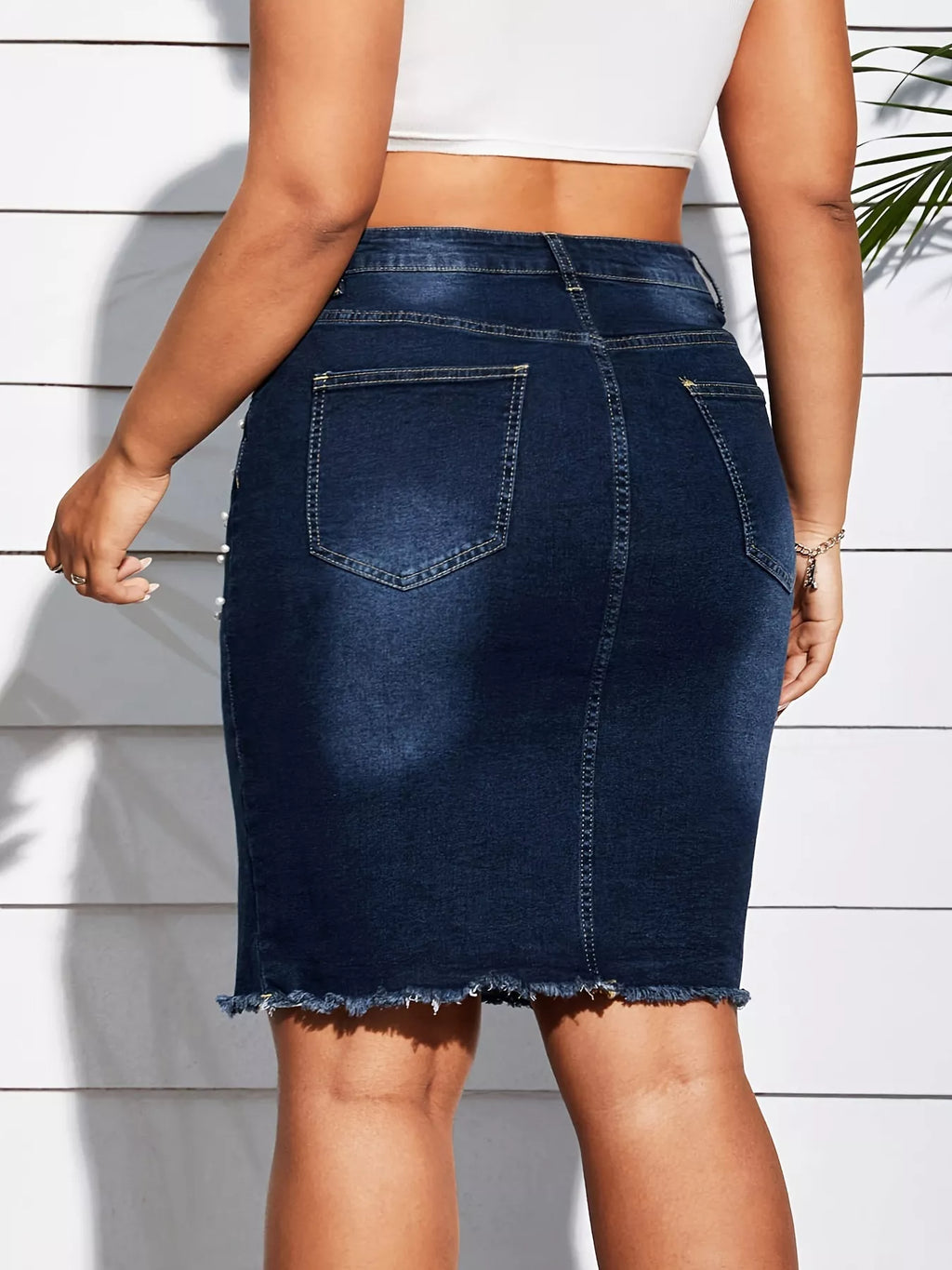 Plus Size Pearl Embellished Frayed Hem Denim Skirt