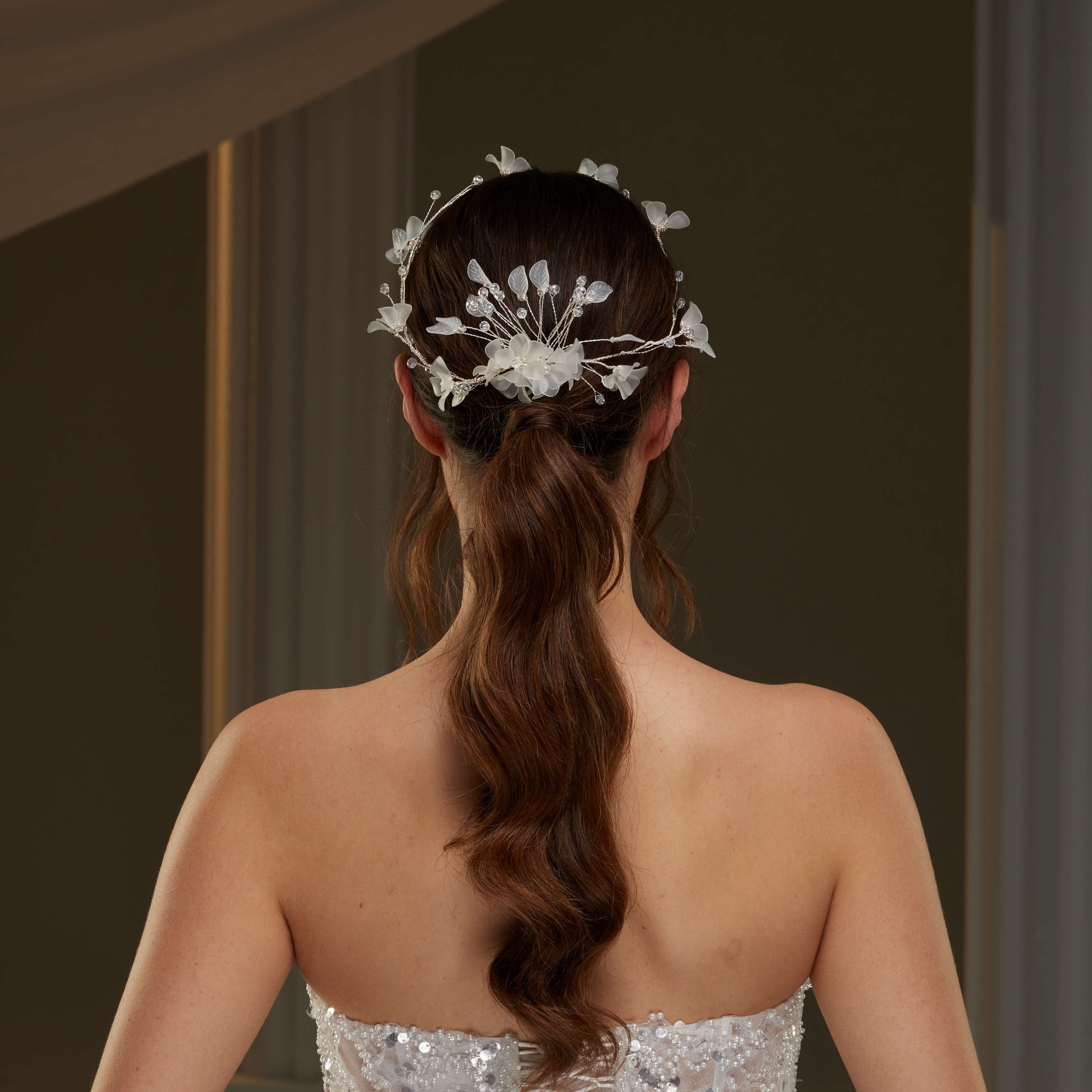 Elegant Crystal Beaded Floral Hair Comb – Bridal Port, view 4