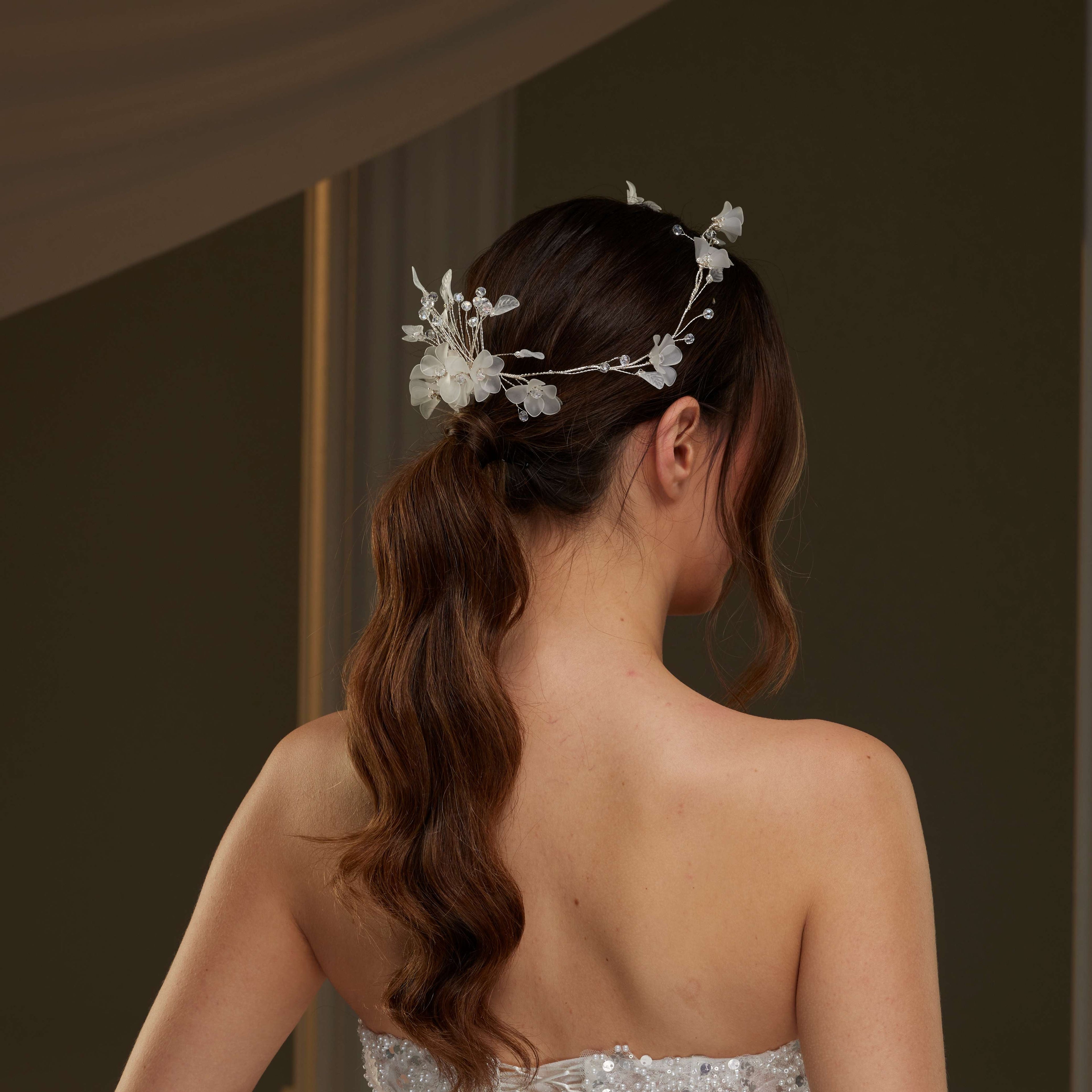 Elegant Crystal Beaded Floral Hair Comb – Bridal Port, view 5