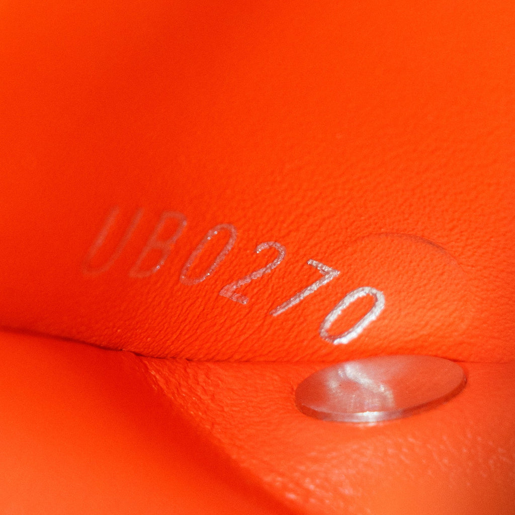 Bolt Boutique Louis Vuitton Orange Taigarama Discovery Compact Mini Wallet #2952 — size reference