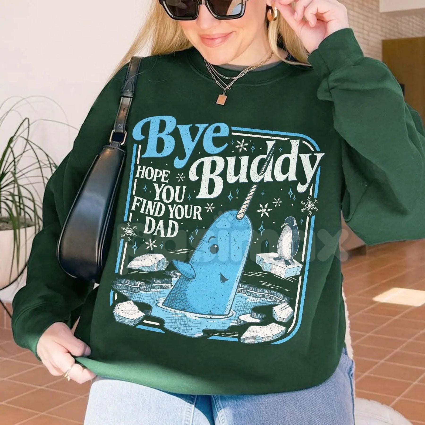 Pasimax "Bye Buddy Hope You Find Your Dad" Sweatshirt | ELF Movie Quote Crewneck | Funny Christmas Nostalgia Jumper — detail 