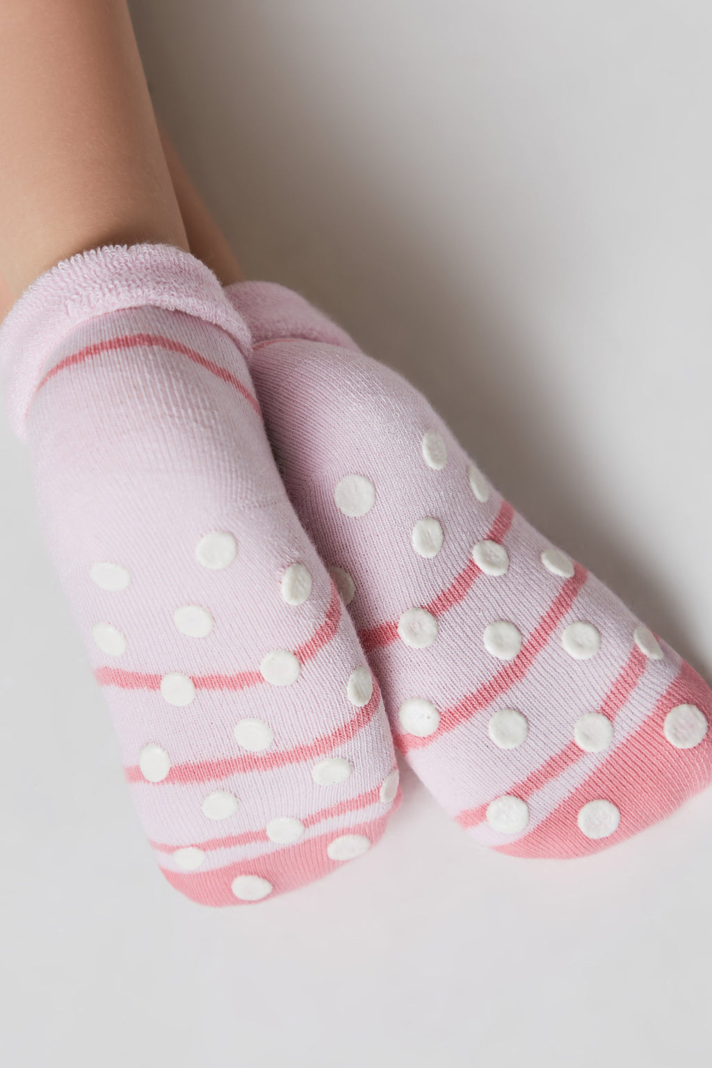 TheRanok.com Conte-Kids Cotton Non-slip Terry Socks - Sof-Tiki 472 — lifestyle context