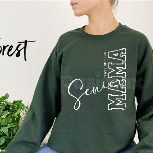 Class of 2026 Senior MAMA Sweatshirt | Graduation Mom Crewneck | Senior 2026 Mama Graphic Shirt | Proud Graduation Mother Jumper | Retro Varsity Senior Mom Pullover | Graduation Gift for Mom