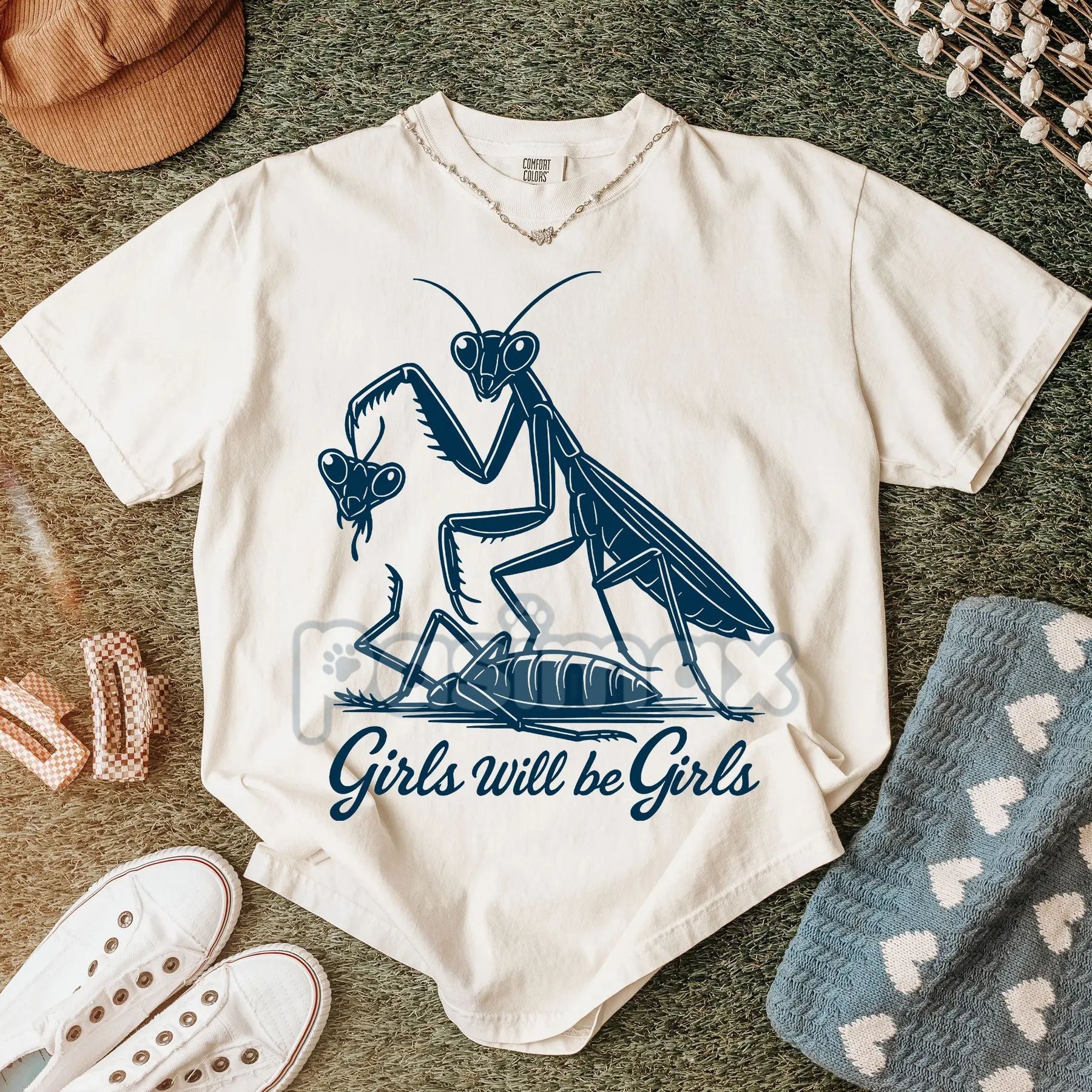 Pasimax 'Girls Will Be Girls' Praying Mantis Tee — detail close-up