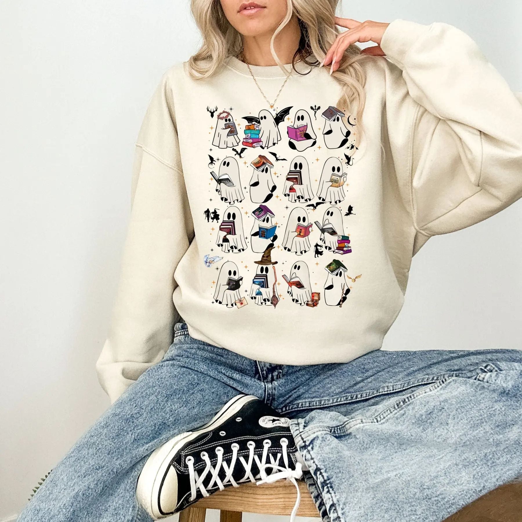 Pasimax Retro Ghost Book Sweatshirt — detail close-up