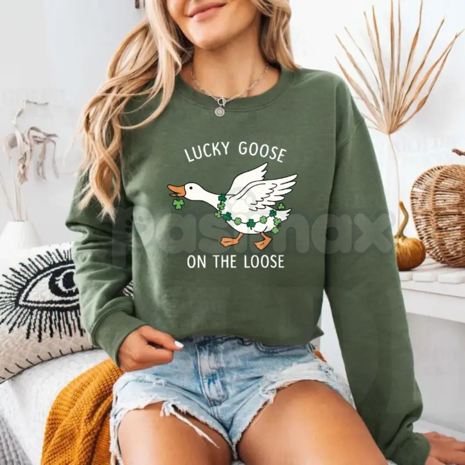 Pasimax Funny St. Patrick's Day Goose Sweatshirt – Lucky Goose "Honk" Sweater, Retro Irish Graphic Crewneck — detail close-up