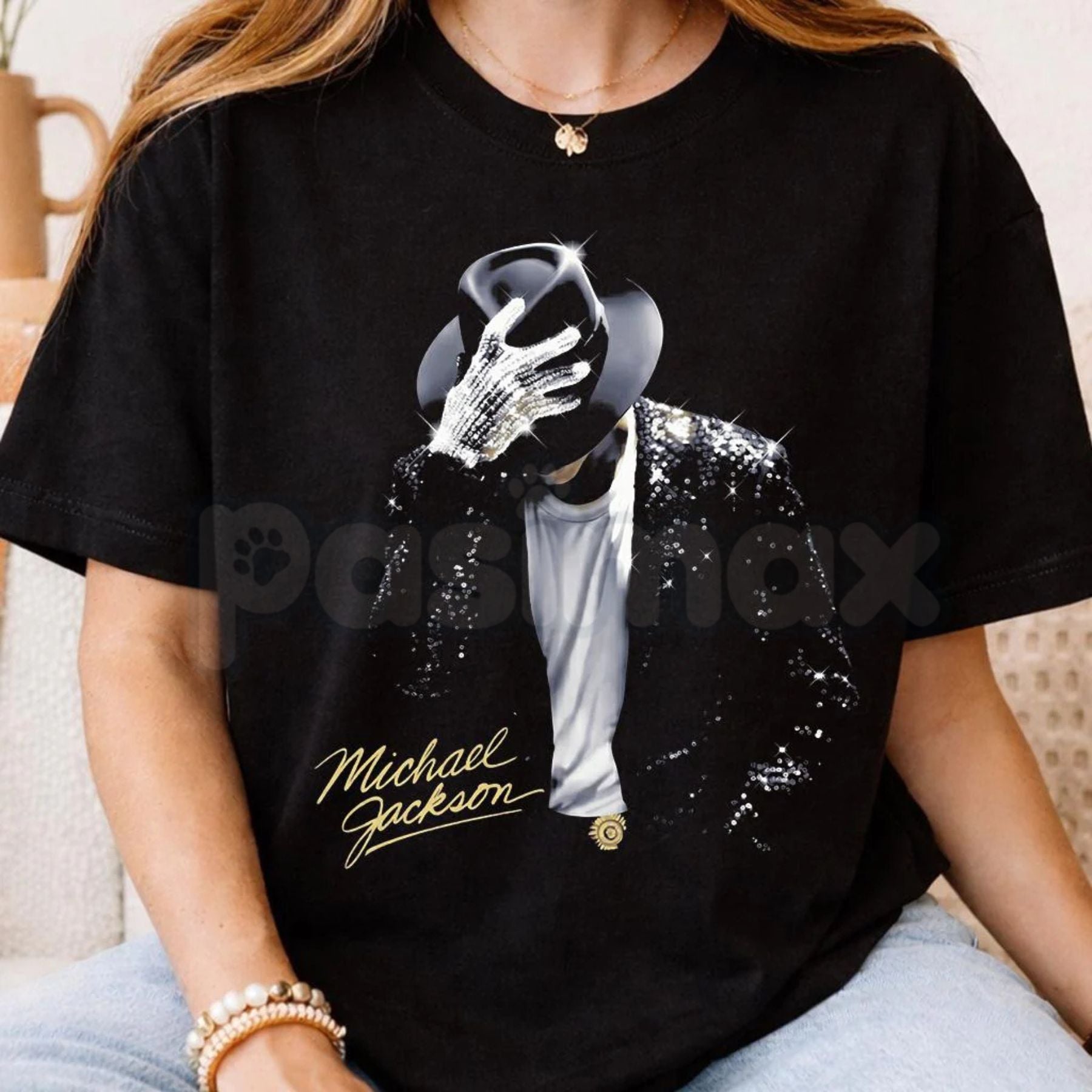 Michael Jackson "Iconic Pose" T-Shirt with Signature – Vintage King of Pop Graphic Tee, Premium 100% Cotton MJ Dance Silhouette Top, Soft Lived-In Heavyweight Music Legend Shirt, Made in USA