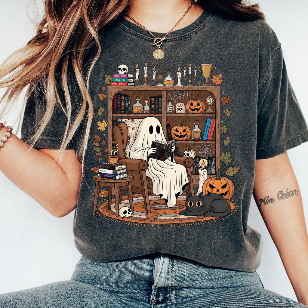 Pasimax Retro Cozy Ghost Reading Halloween T-Shirt — detail close-up