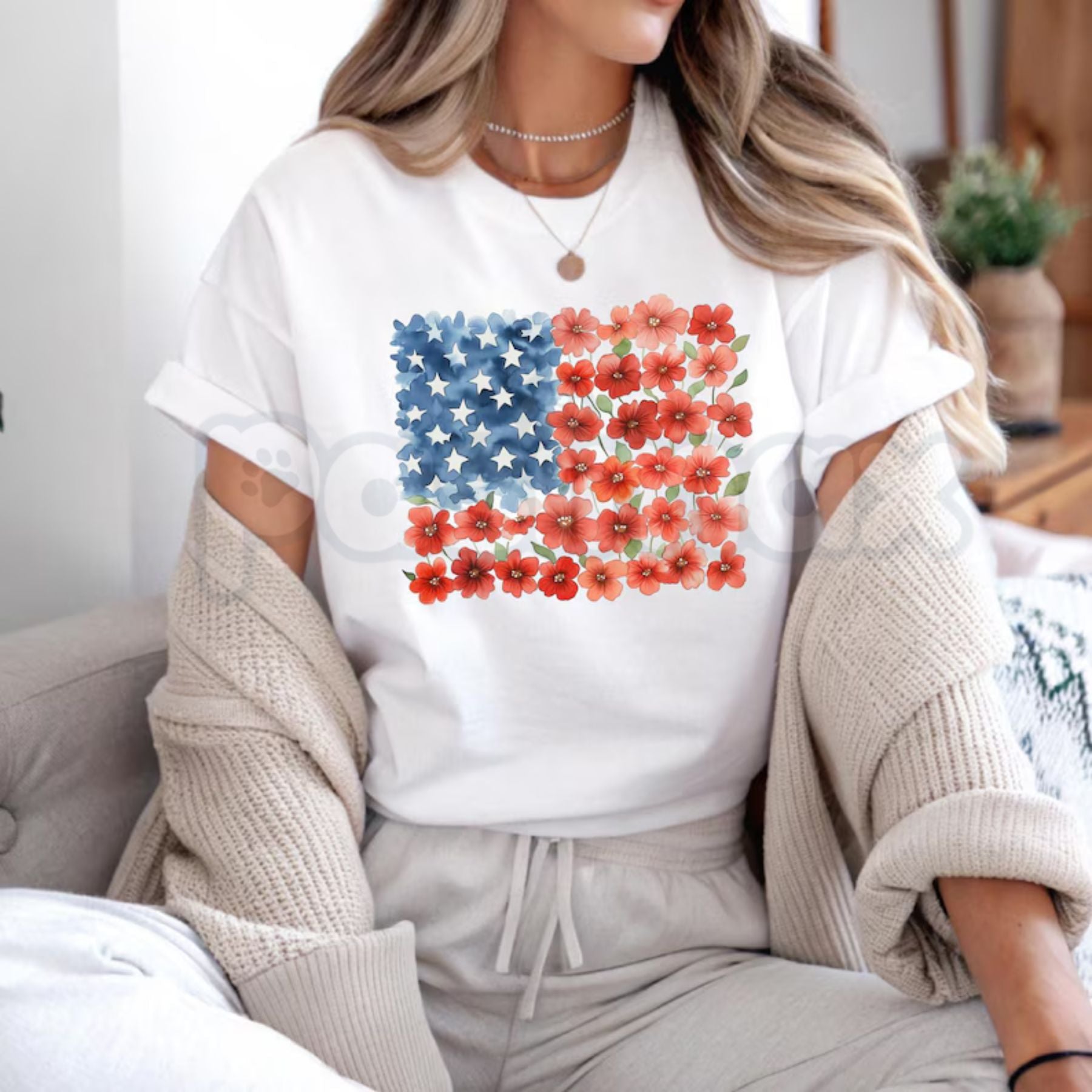 Floral American Flag T-Shirt – Patriotic Red Poppy Flower Independence Day Tee for Women
