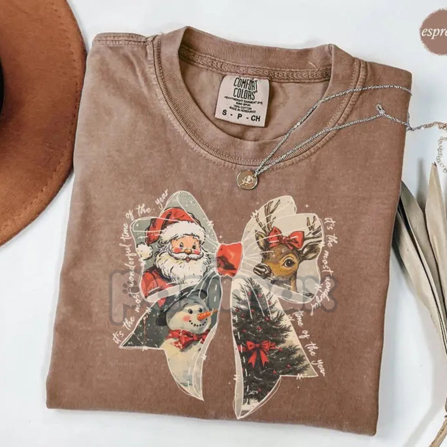 Pasimax Comfort Colors® Cozy Women's Christmas T-Shirt — detail close-up