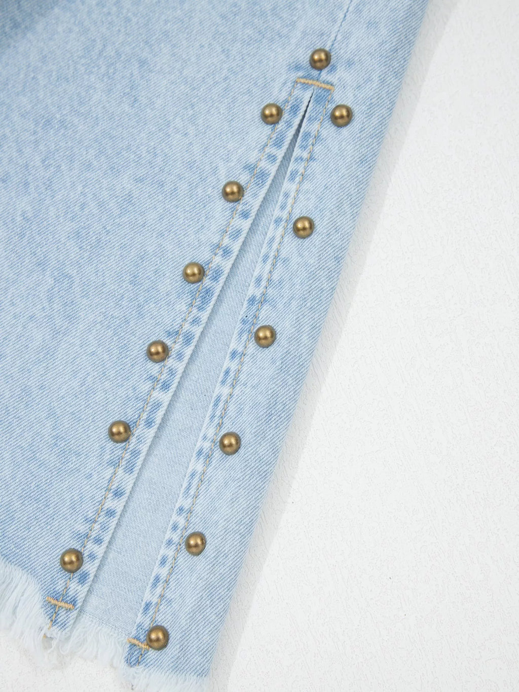 Studded Side Slit Leg Frayed Pocketed Wide Leg Jeans