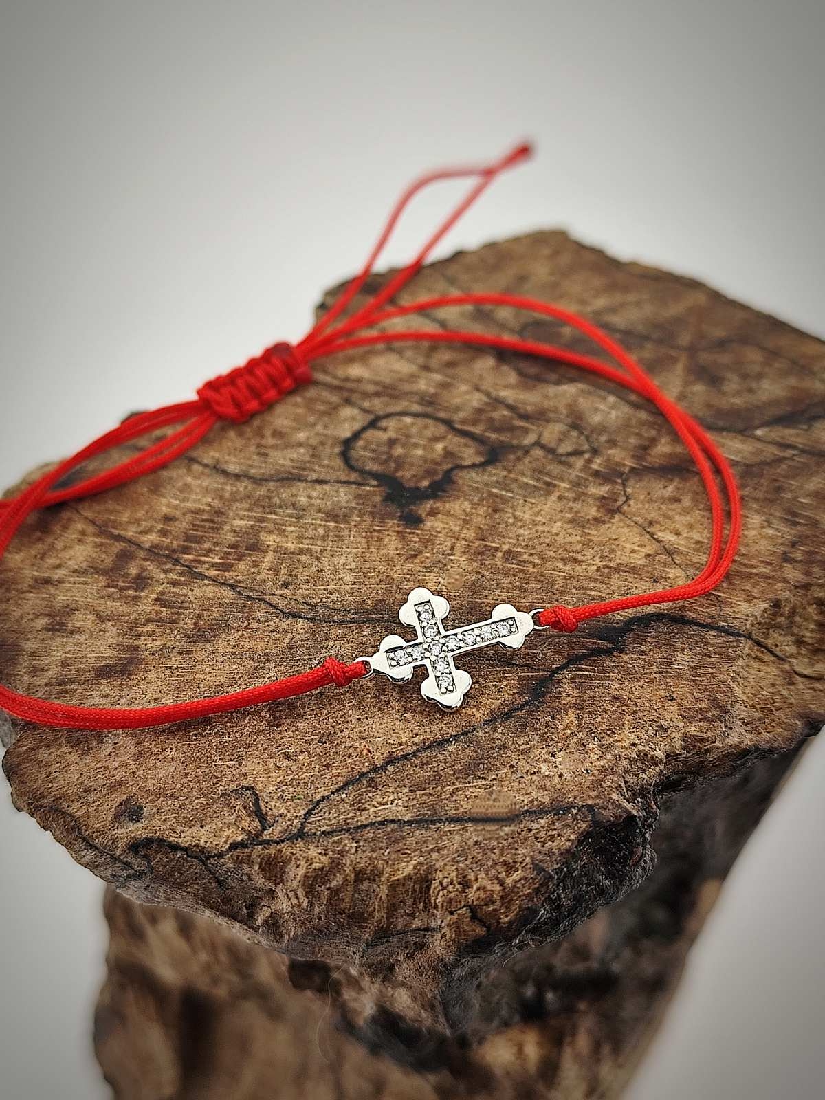 "Shine" bracelet with red thread and silver cross image 2