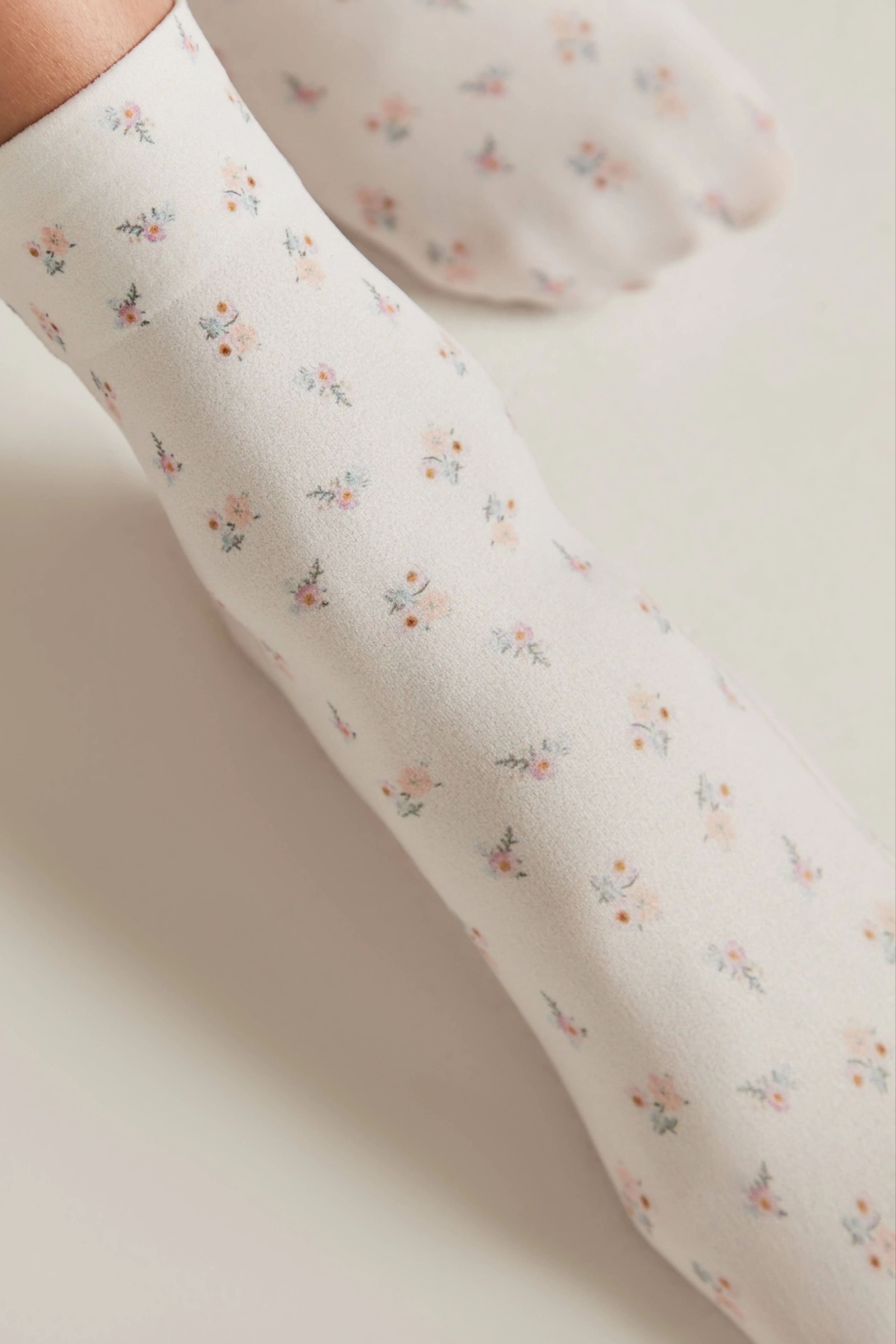TheRanok.com Socks Conte Fantasy 900 - Romance — lifestyle context