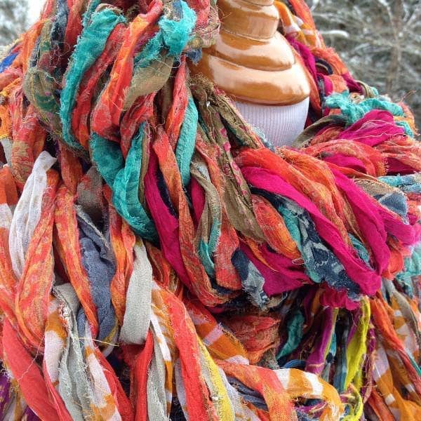 Darn Good Yarn 30 Minute Arm Knit Scarf Kit — construction detail