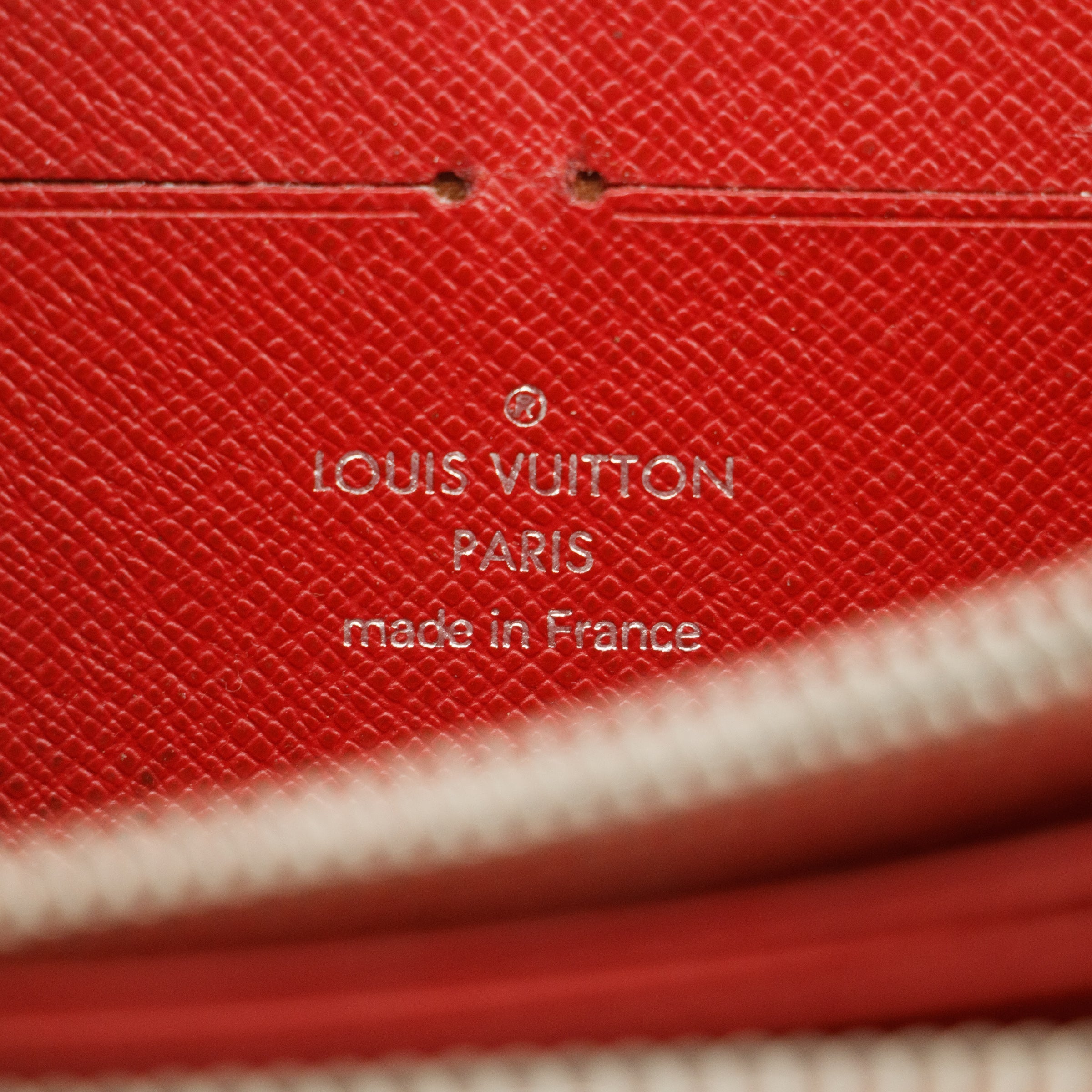 Bolt Boutique Louis Vuitton Red Epi Zippy Long Wallet  #3120 — size reference