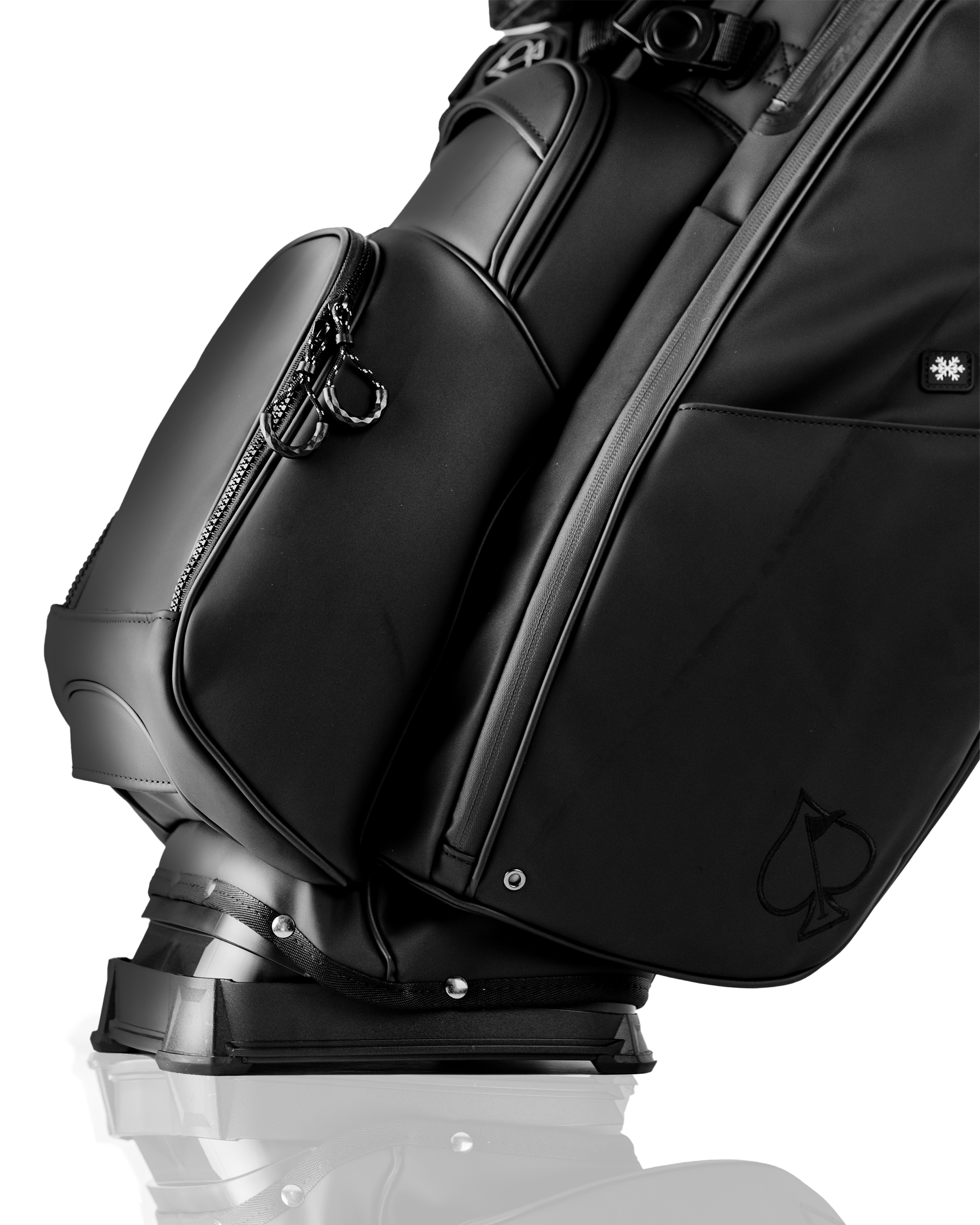 Pins and Aces Player Preferred™ Golf Bag - Obsidian — in-use photo