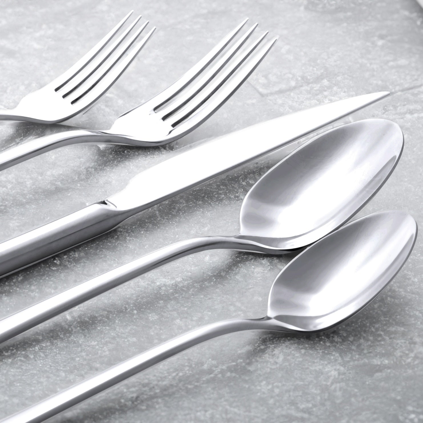 Italic Emilia Mirror 20-Piece Flatware Set — detail shot 6
