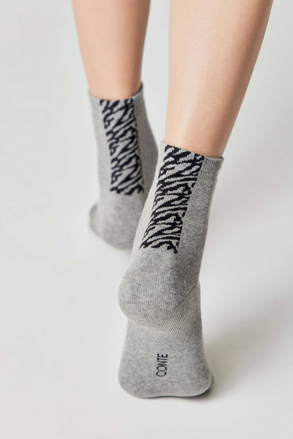 TheRanok.com Cotton Socks Conte Comfort 570 - Zebra Stripes — in-use photo