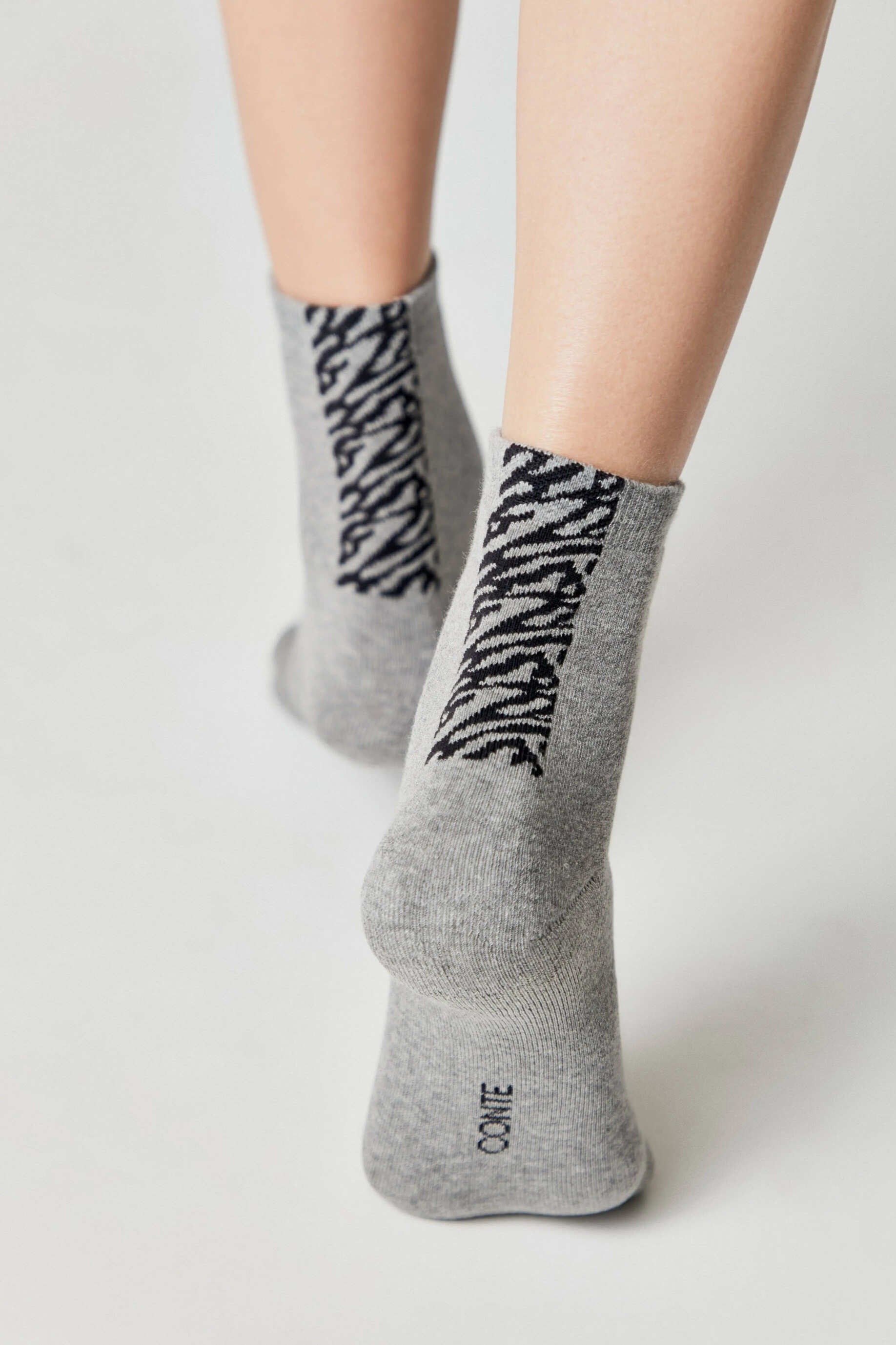 TheRanok.com Cotton Socks Conte Comfort 570 - Zebra Stripes — in-use photo