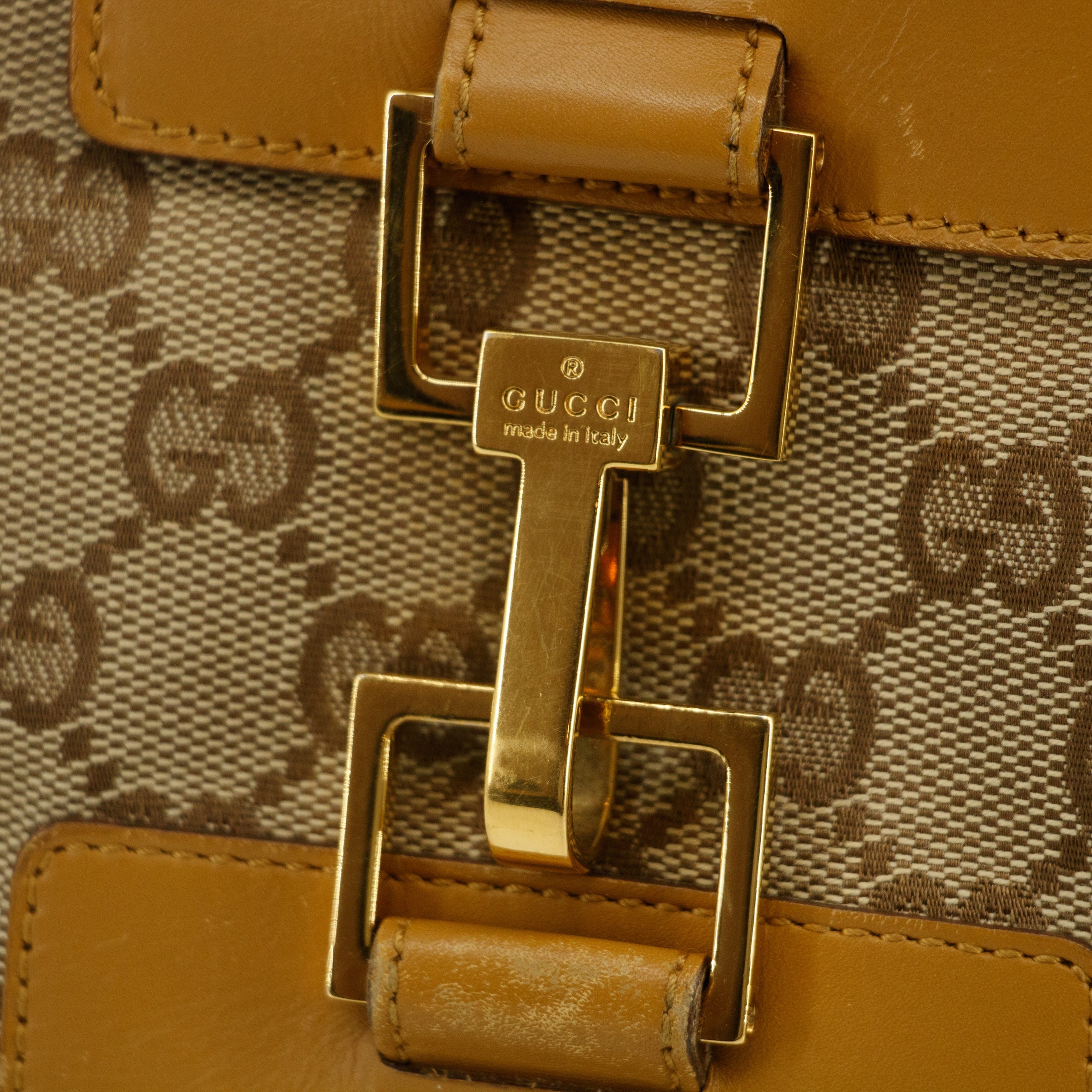 Bolt Boutique Gucci GG Canvas Beige One Shoulder Bag #3551 — lifestyle context