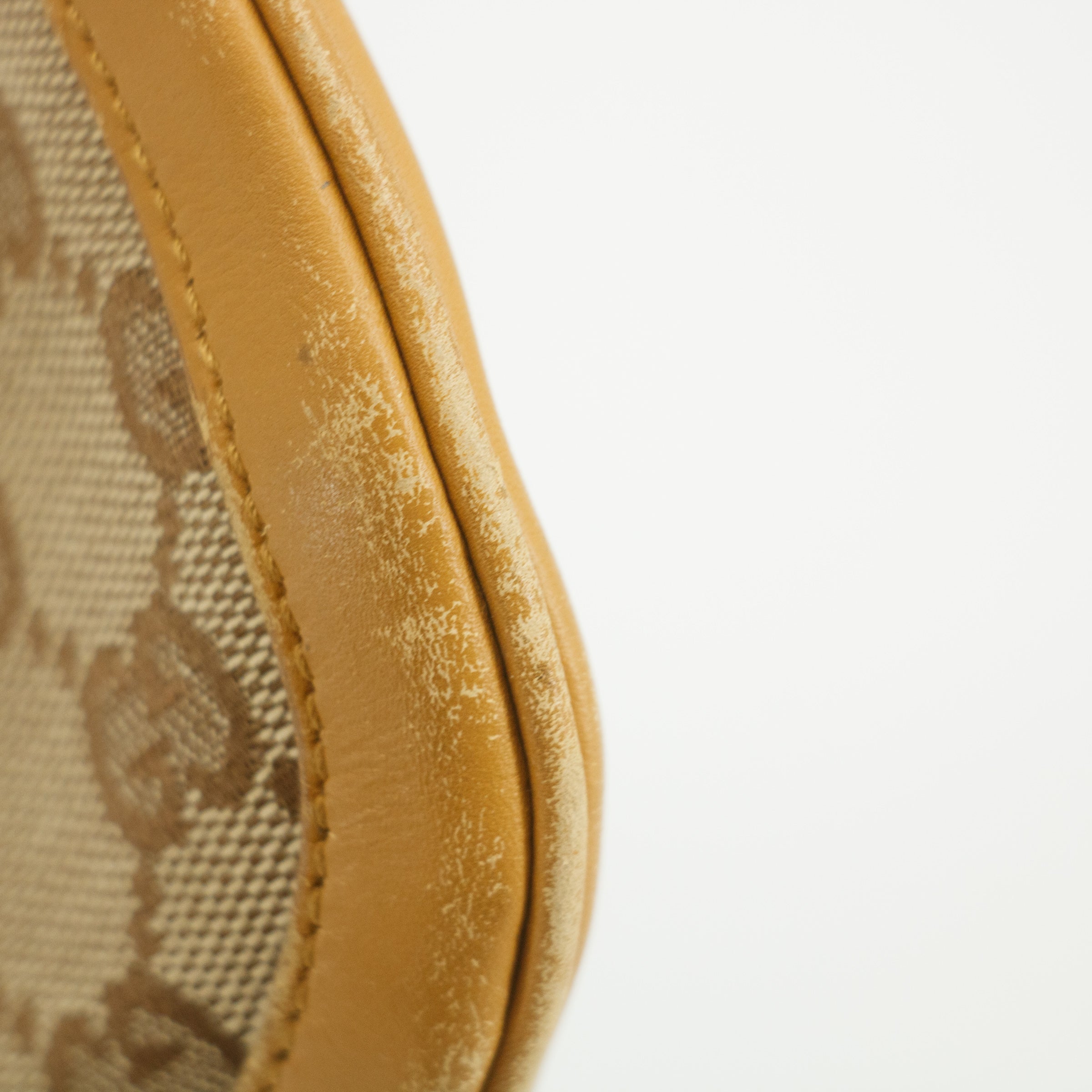 Bolt Boutique Gucci GG Canvas Beige One Shoulder Bag #3551 — side view