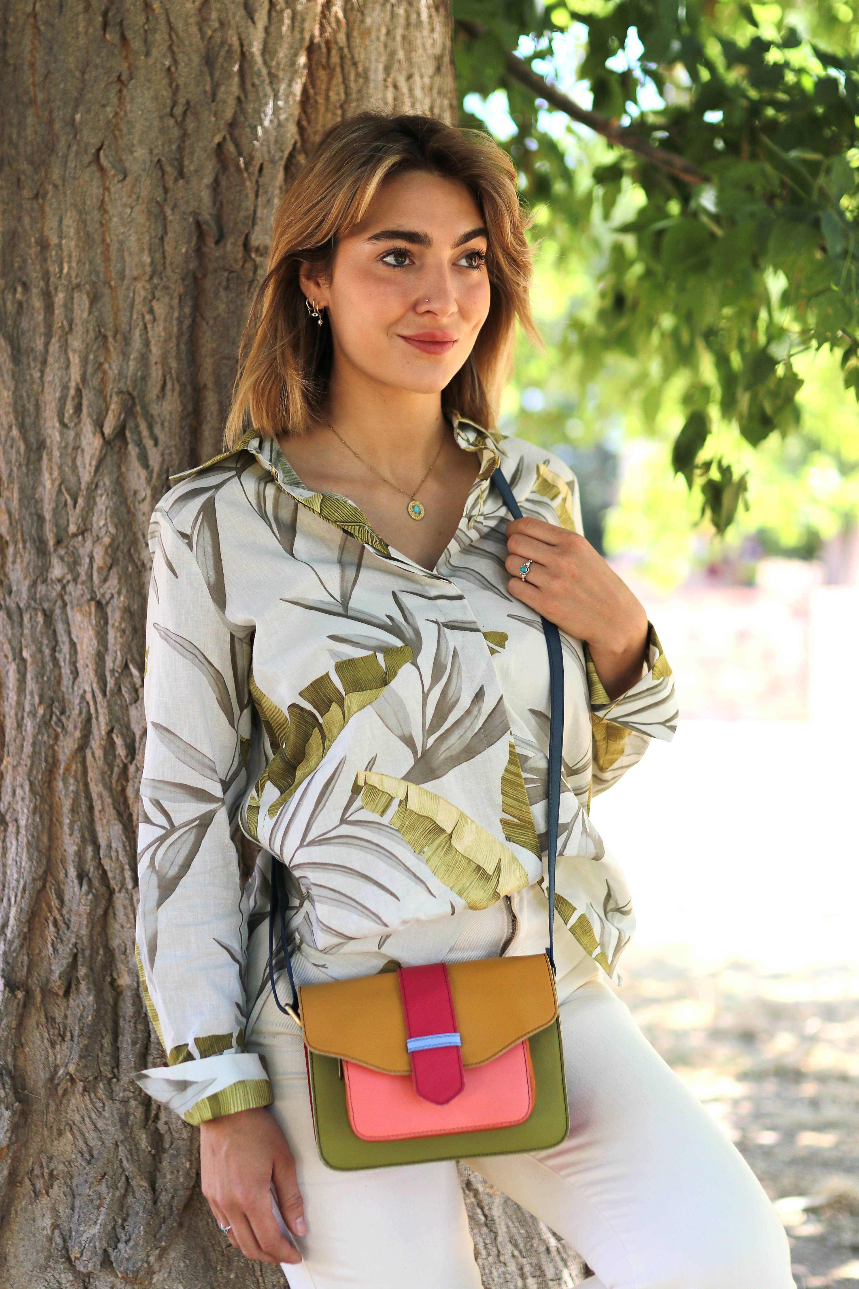 WONENA WONENA Soruka Grace Reversible Leather Handbag — comparison shot