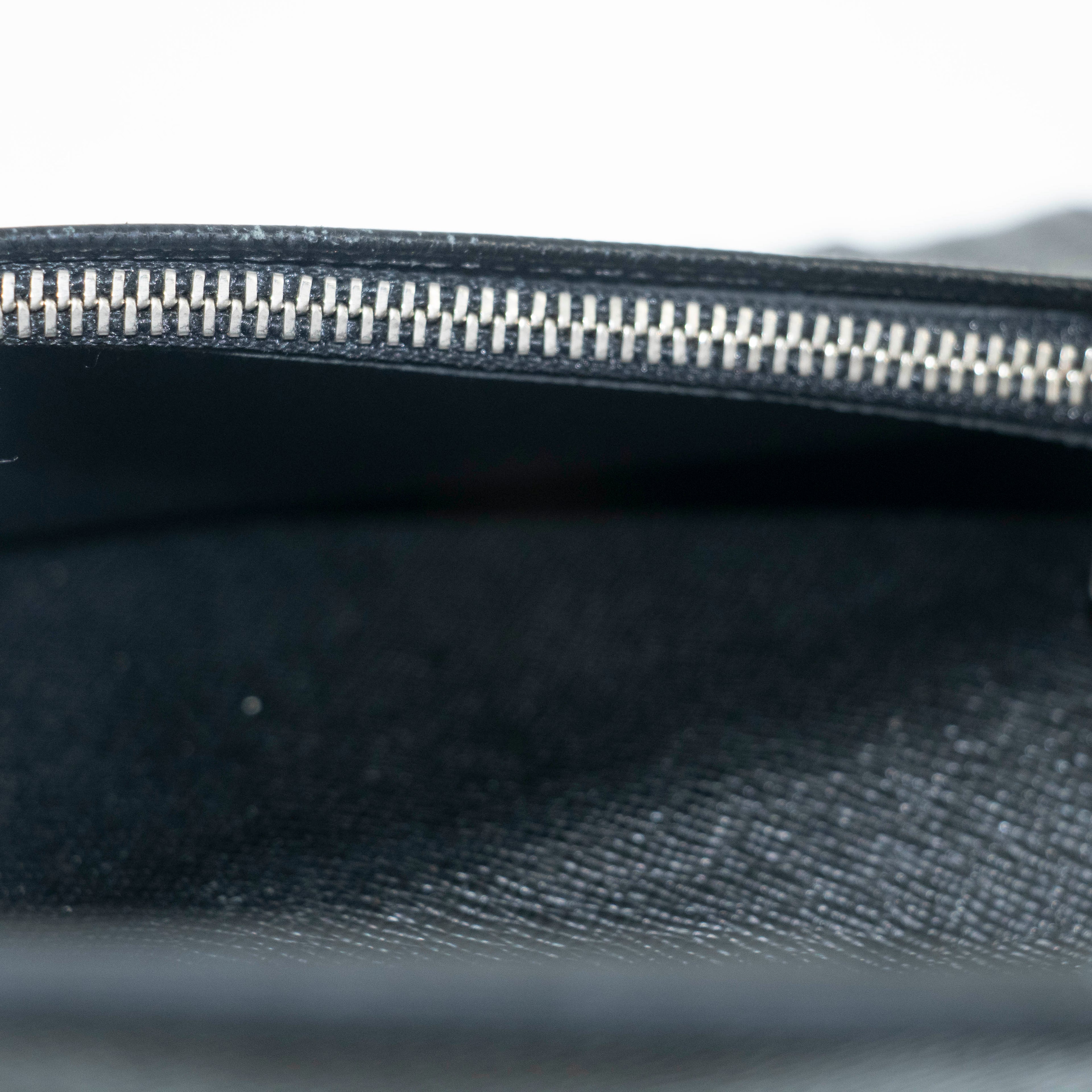 Bolt Boutique Louis Vuitton Damier Graphite Long Wallet #3857 — in-use photo