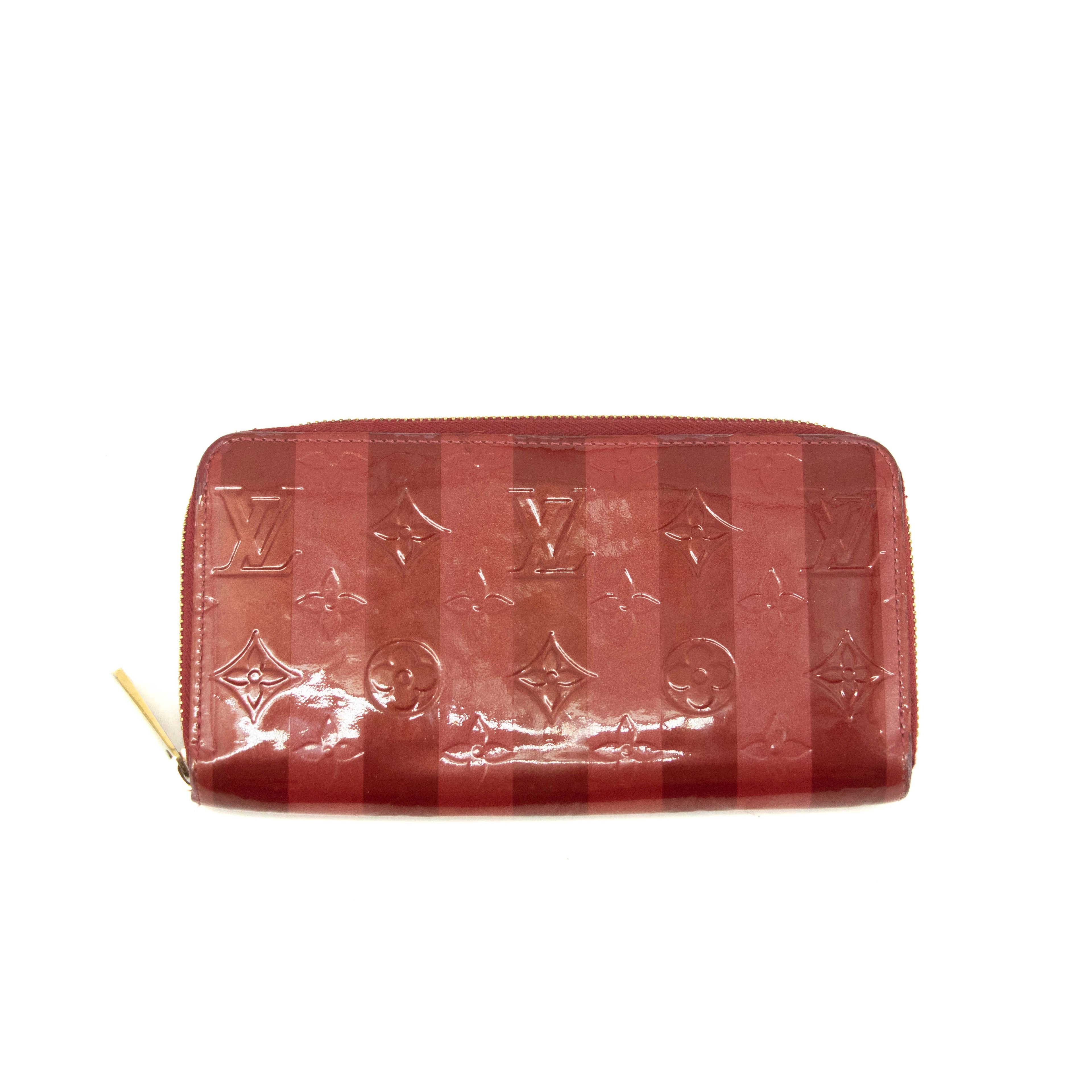 Bolt Boutique Louis Vuitton Rayures Vernis Zippy Long Wallet #3927 — detail close-up