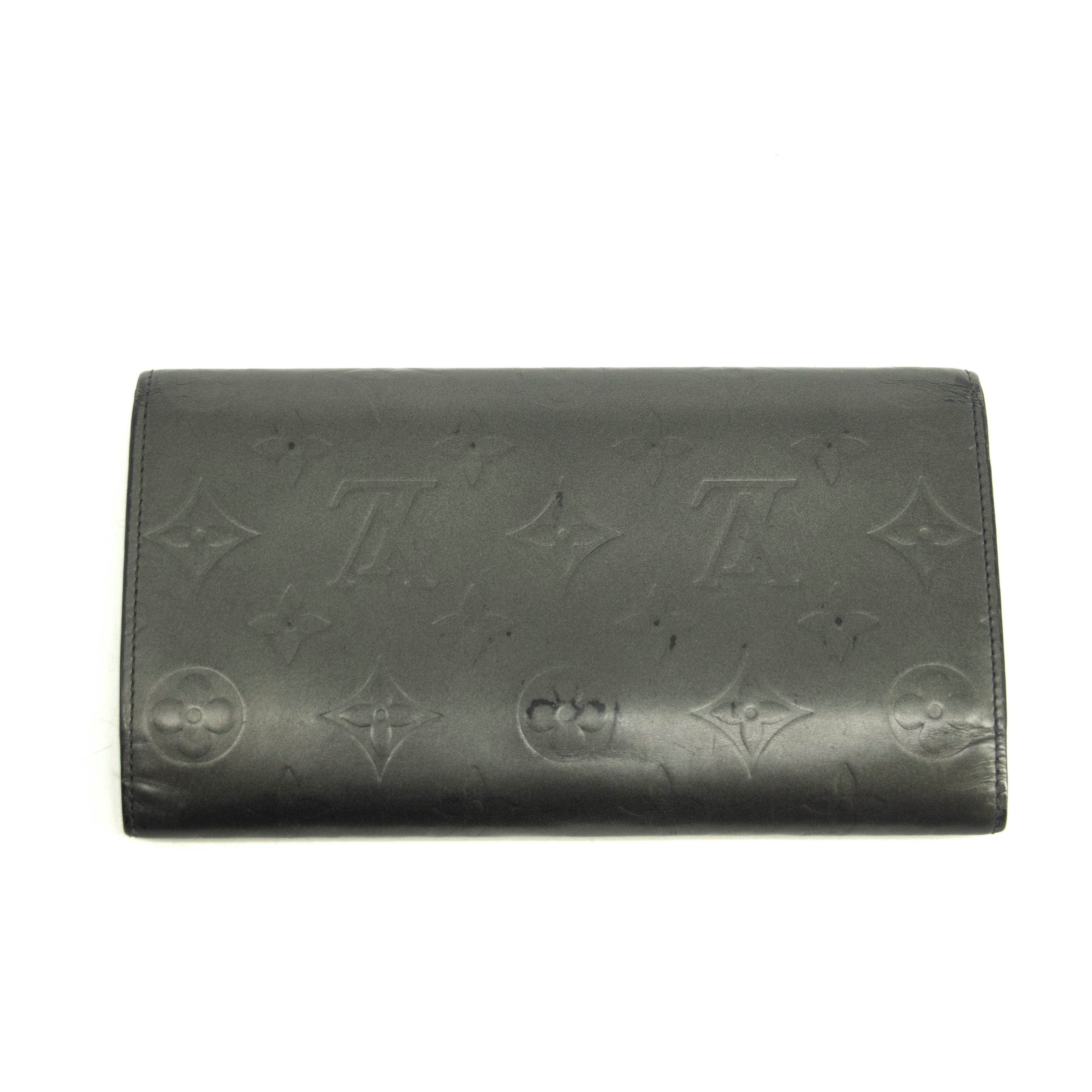 Bolt Boutique Louis Vuitton Grey Vernis International Long Wallet #3931 — detail close-up