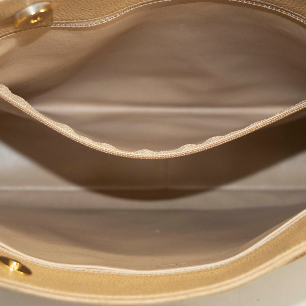 Bolt Boutique Chanel Beige Caviar Skin Quilted Matelase Shoulder Bag #3971 — color detail
