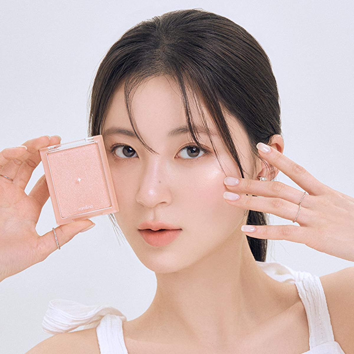 rom&nd See-Through Veillighter Highlighter for Natural Glow - Buildable, Lightweight Makeup