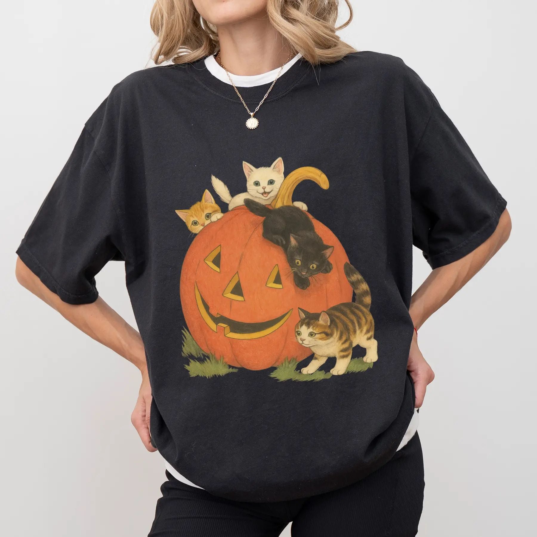 Pasimax ChicCotton Vintage 90s Cat Halloween Comfort Colors Shirt — lifestyle context