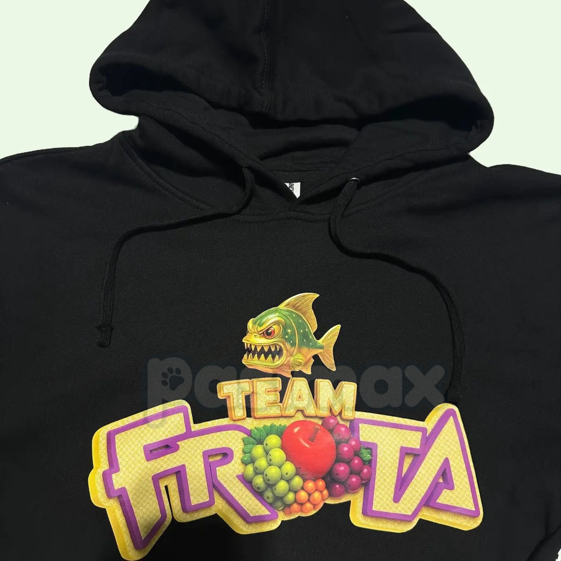 Pasimax Team Fruta Hoodie – Black, Fruit Logo & Slogan "No Se Tienen Que Hay Piraña" Pullover, Medium Fit Casual Wear, Unisex