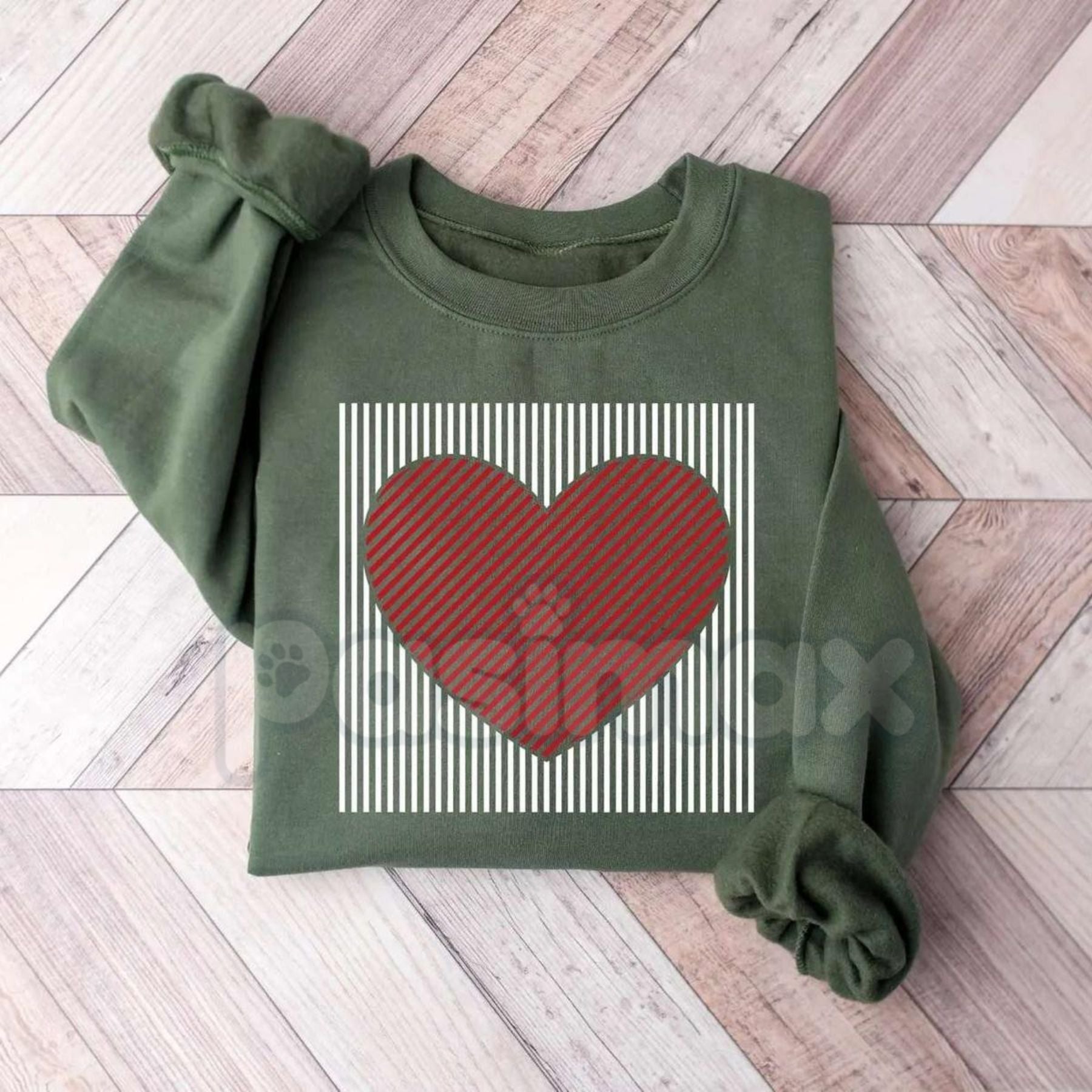 Pasimax Retro Valentines Heart Sweatshirt | Cute Love Sweatshirt | Groovy Valentine’s Day Crewneck | Vintage Style Heart Grap