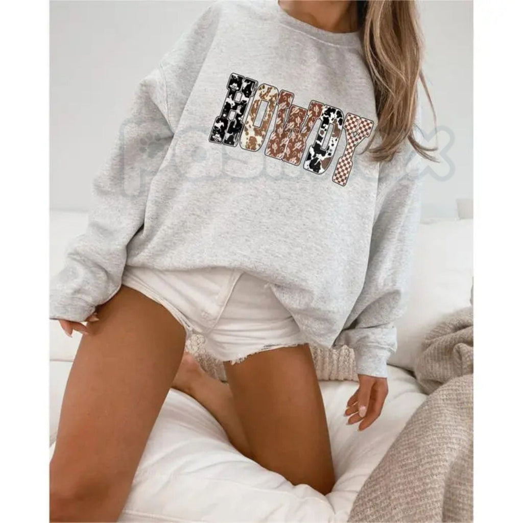 Pasimax Howdy Yee Haw Western Sweatshirt | Retro Rustic Country Jumper | Cowgirl Aesthetic Crewneck | Fun Western Wear Gift —