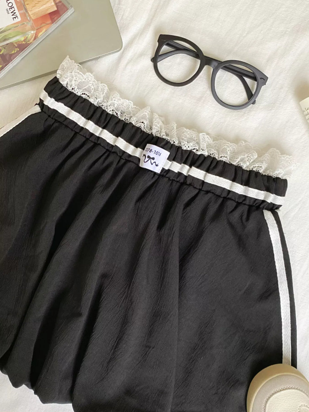 Lace Trim Elastic Waist Mini Skirt