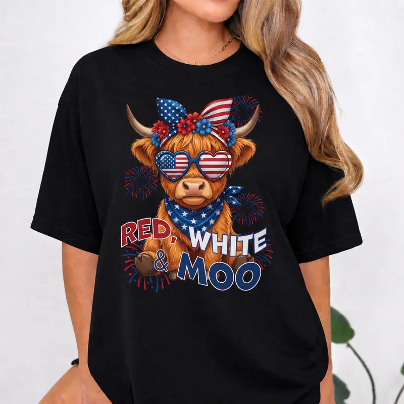 "Red White & Moo" Highland Cow T-Shirt – Funny 4th of July Patriotic Farmhouse Unisex Graphic Tee