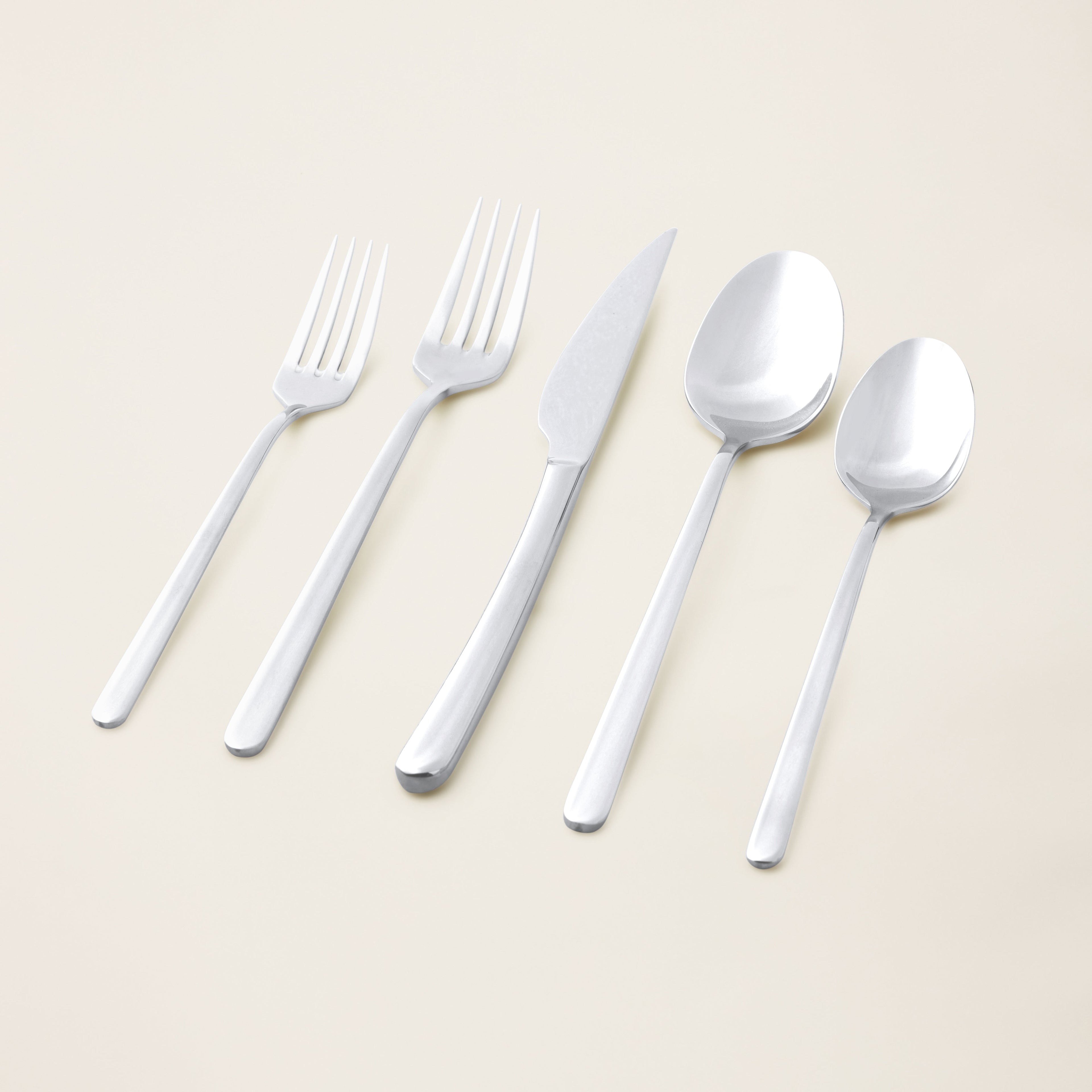 Italic Emilia Mirror 20-Piece Flatware Set — minimalist design context