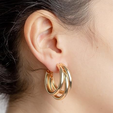SORI STYLE Chunky Gold Triple Hoop Earring — alternative angle