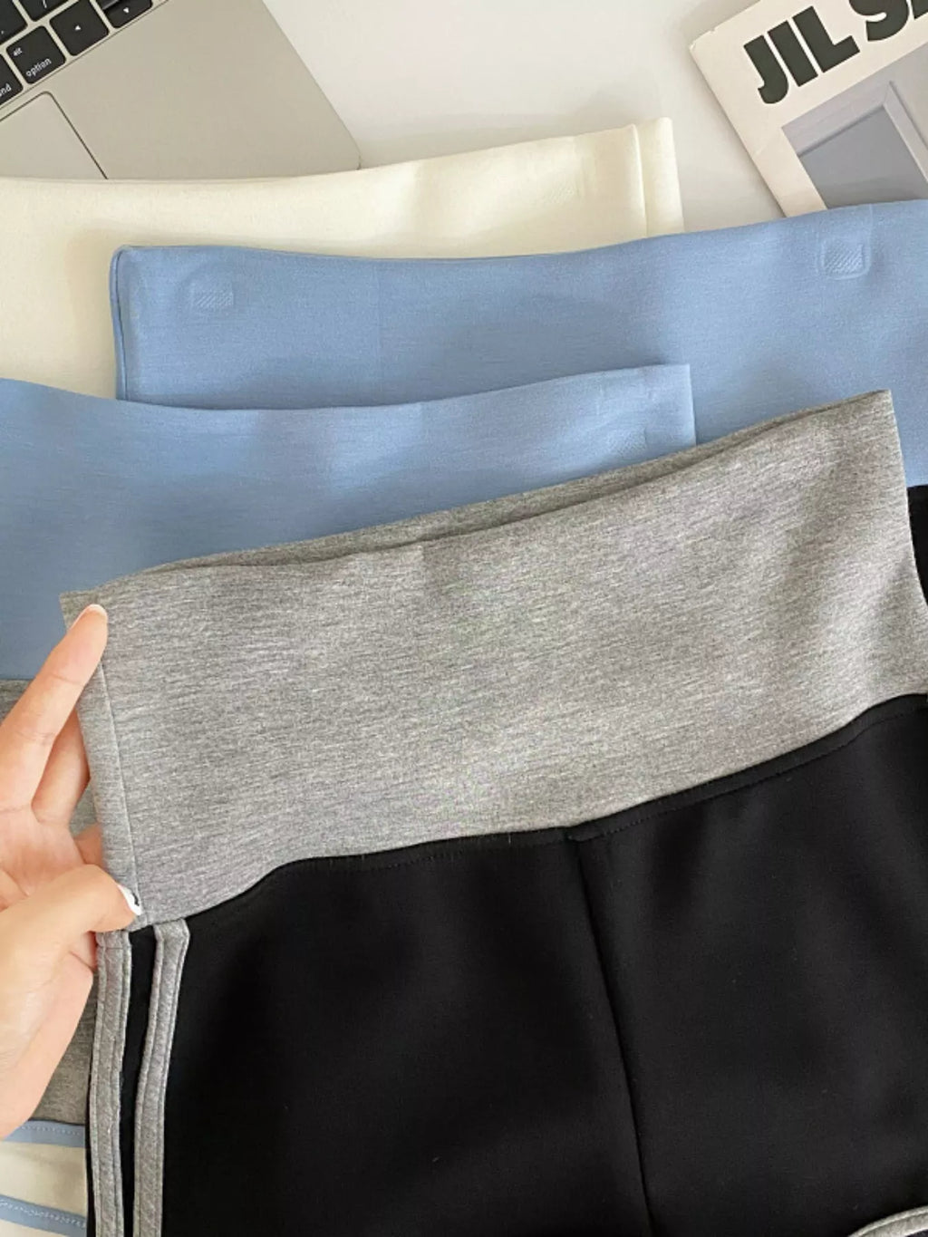 High Waist Contrast Trim Shorts