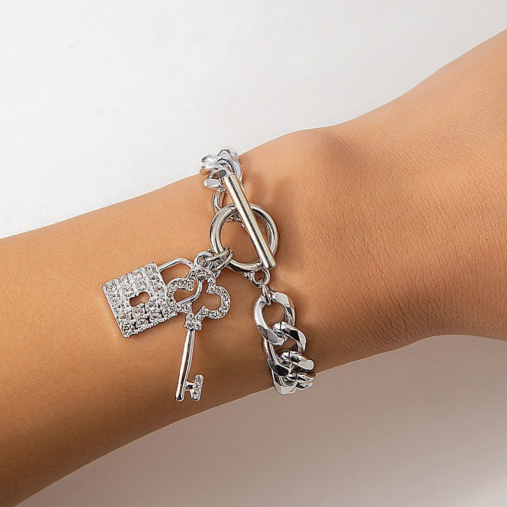 Thick Chain Lock and Key Pendant Necklace - Trendy Fashion Jewelry