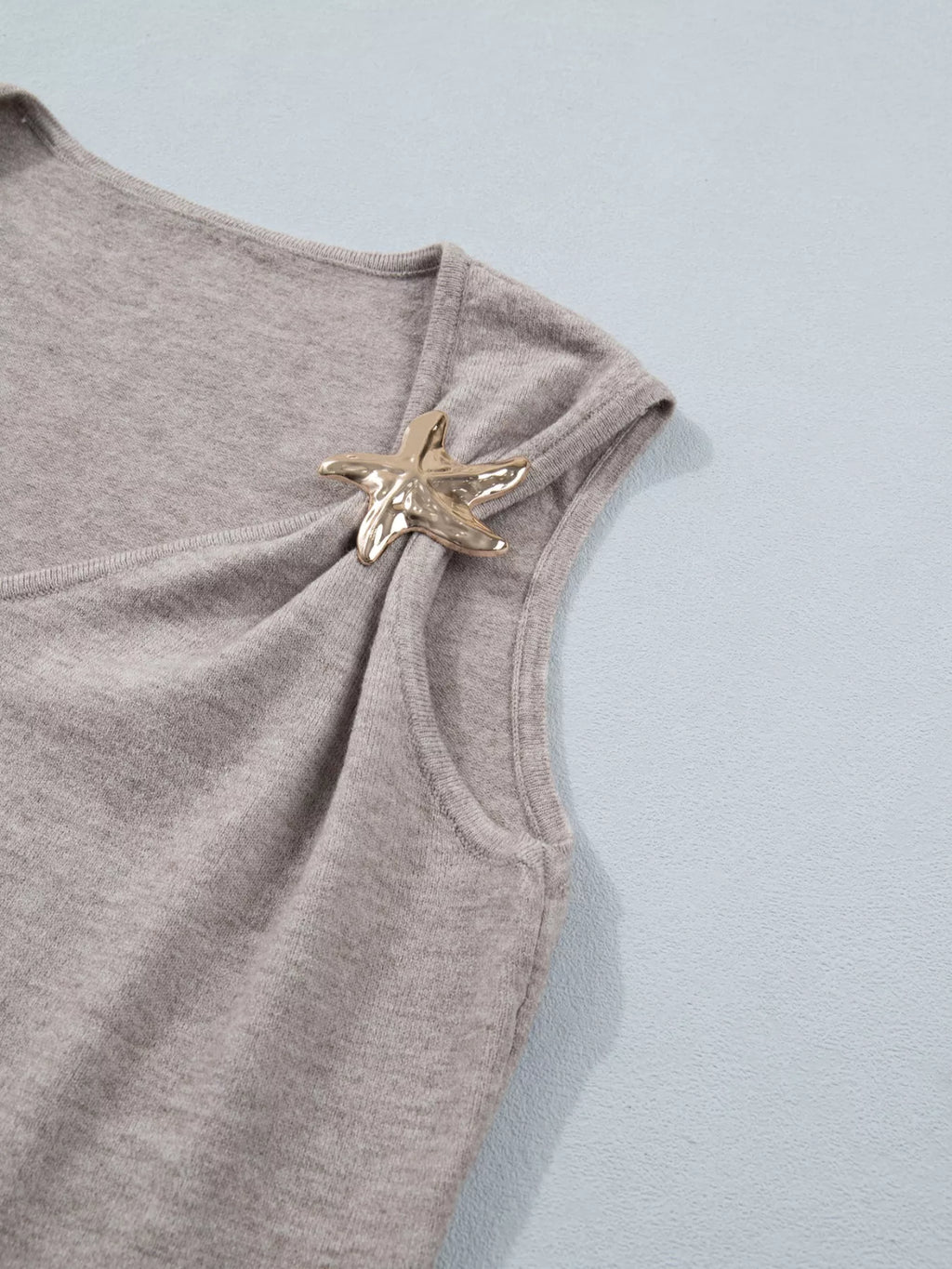 Metal Star Detail V Neck Sweater Knit Tank Top