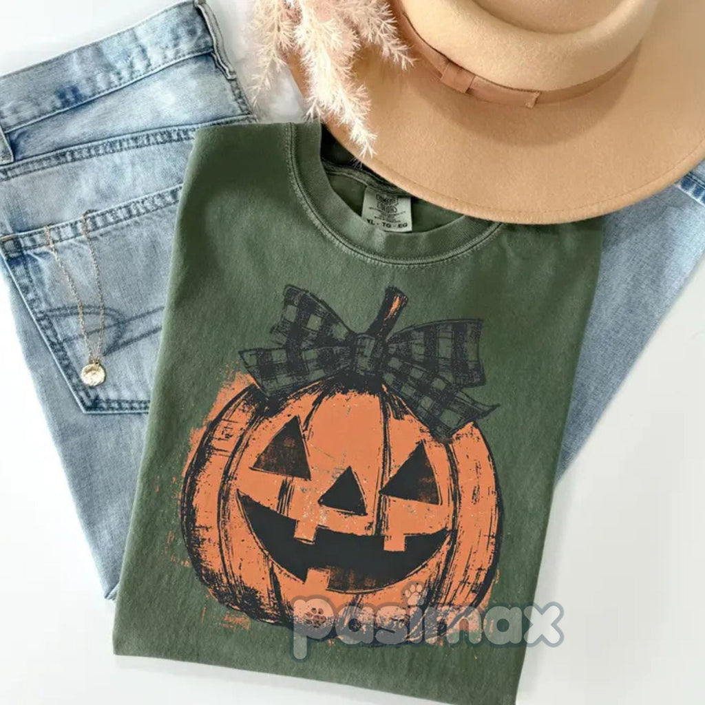 Pasimax Comfort Colors® Coquette Halloween T-Shirt — side view