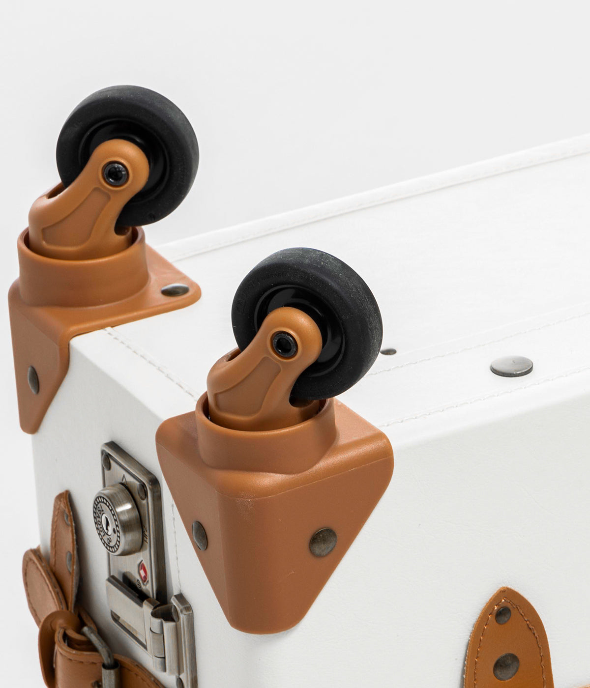 Minimalism Large Check-in Set - Train Case