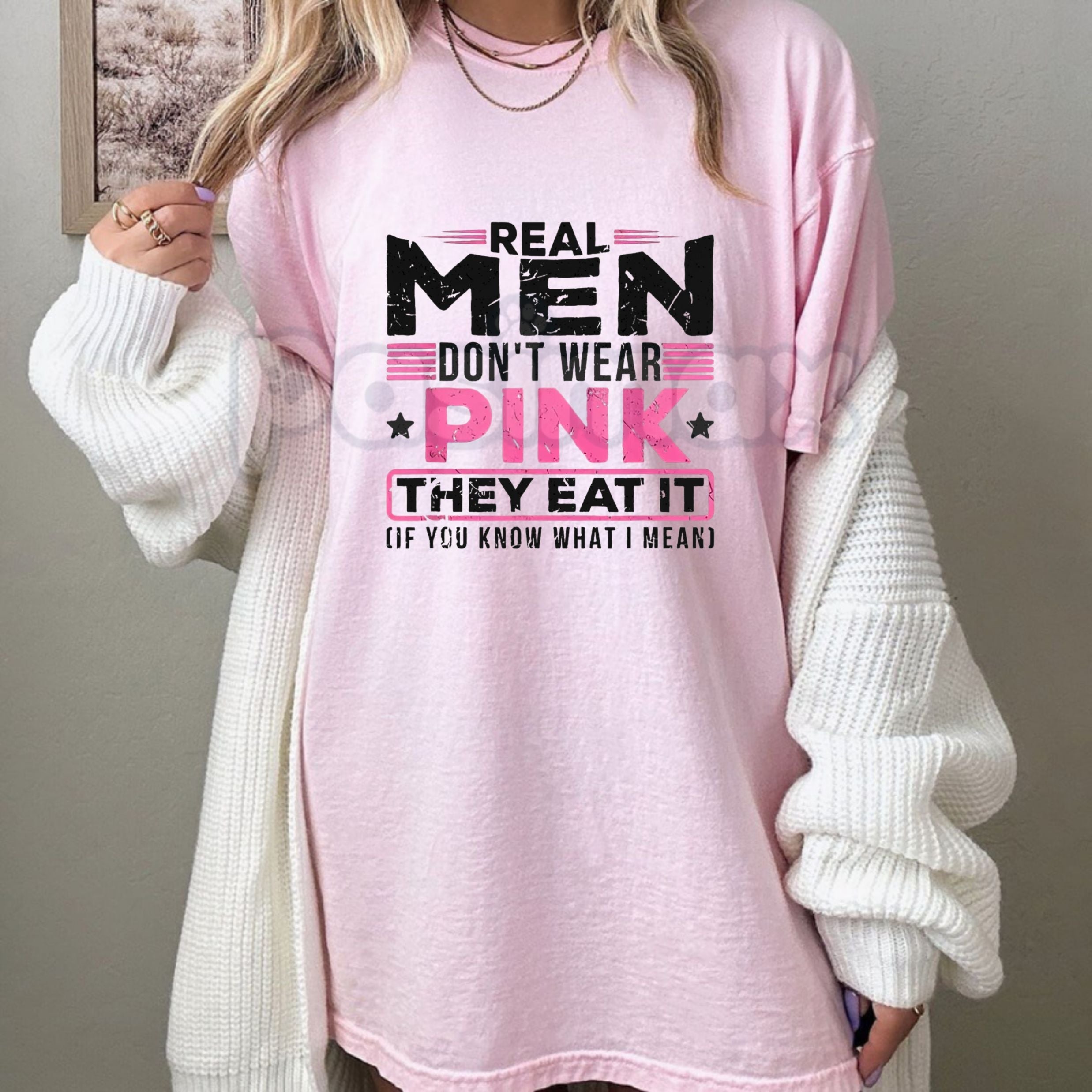 Pasimax "Real Men Don't Wear Pink" Absurdist Cat T-Shirt - Funny Surreal Humor Graphic Tee, Irony Core Weird Text Shirt, Prem