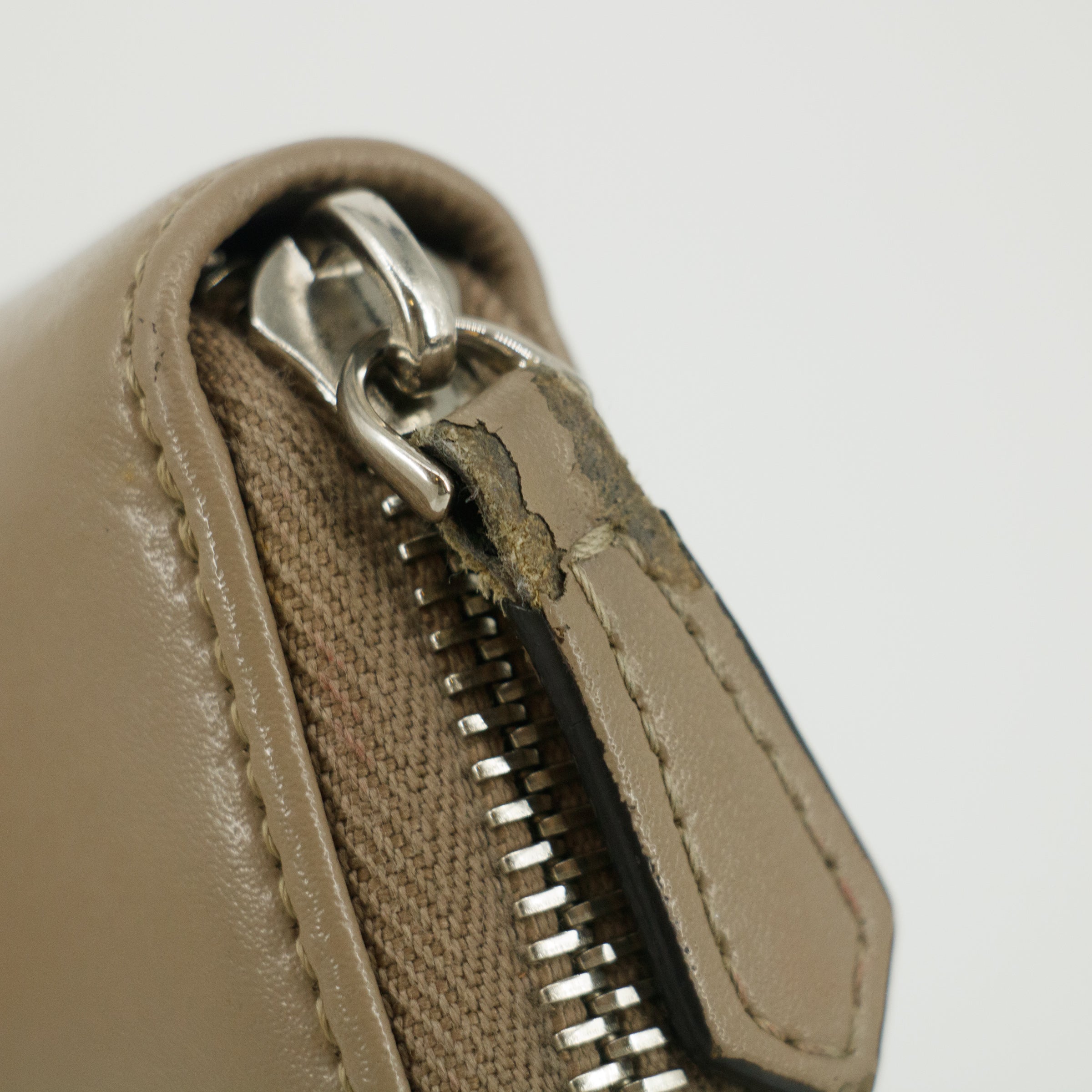 Bolt Boutique Fendi Grey Leather Zip Around Long Wallet #5189 — alternative angle