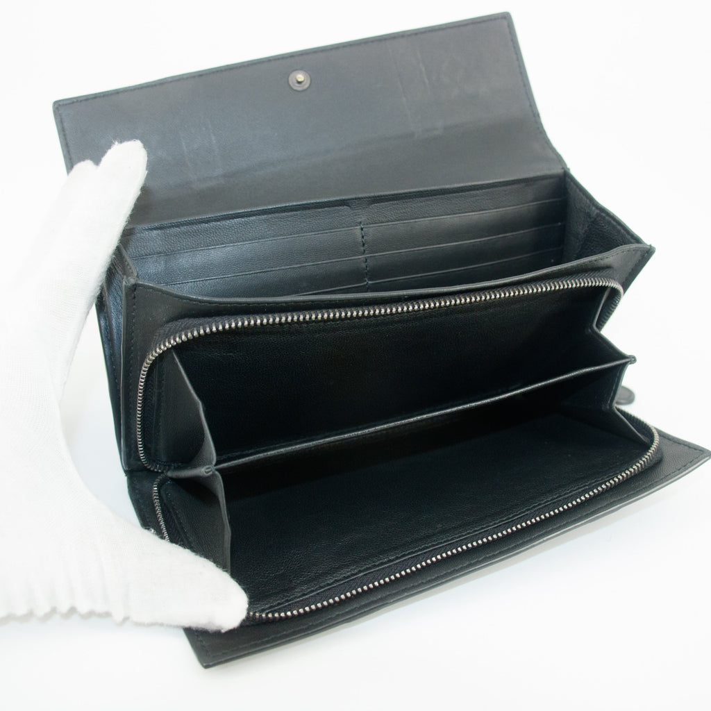 Bolt Boutique Bottega Veneta Intrecciato Black Bifold Long Wallet #5197 — in-use photo