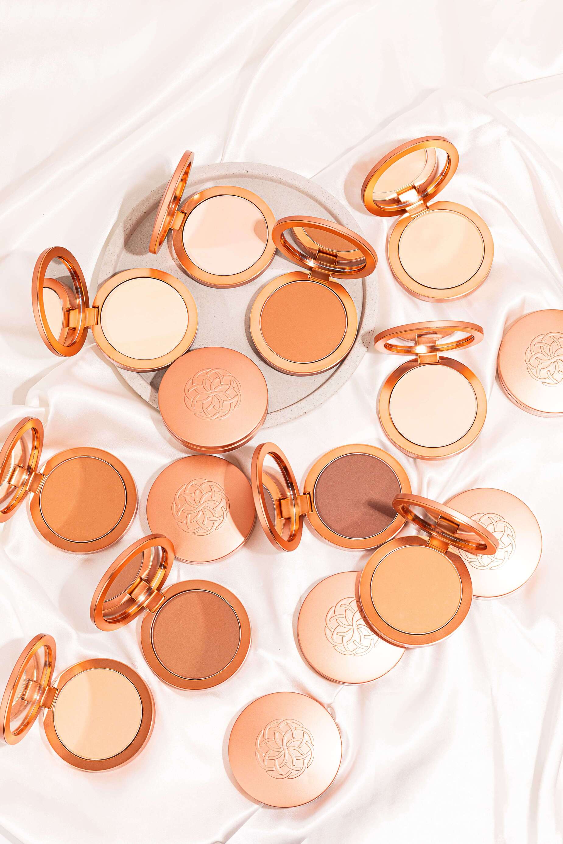 Super Serum Silk Matte Powder Peptide Foundation by YENSA — detail shot 4